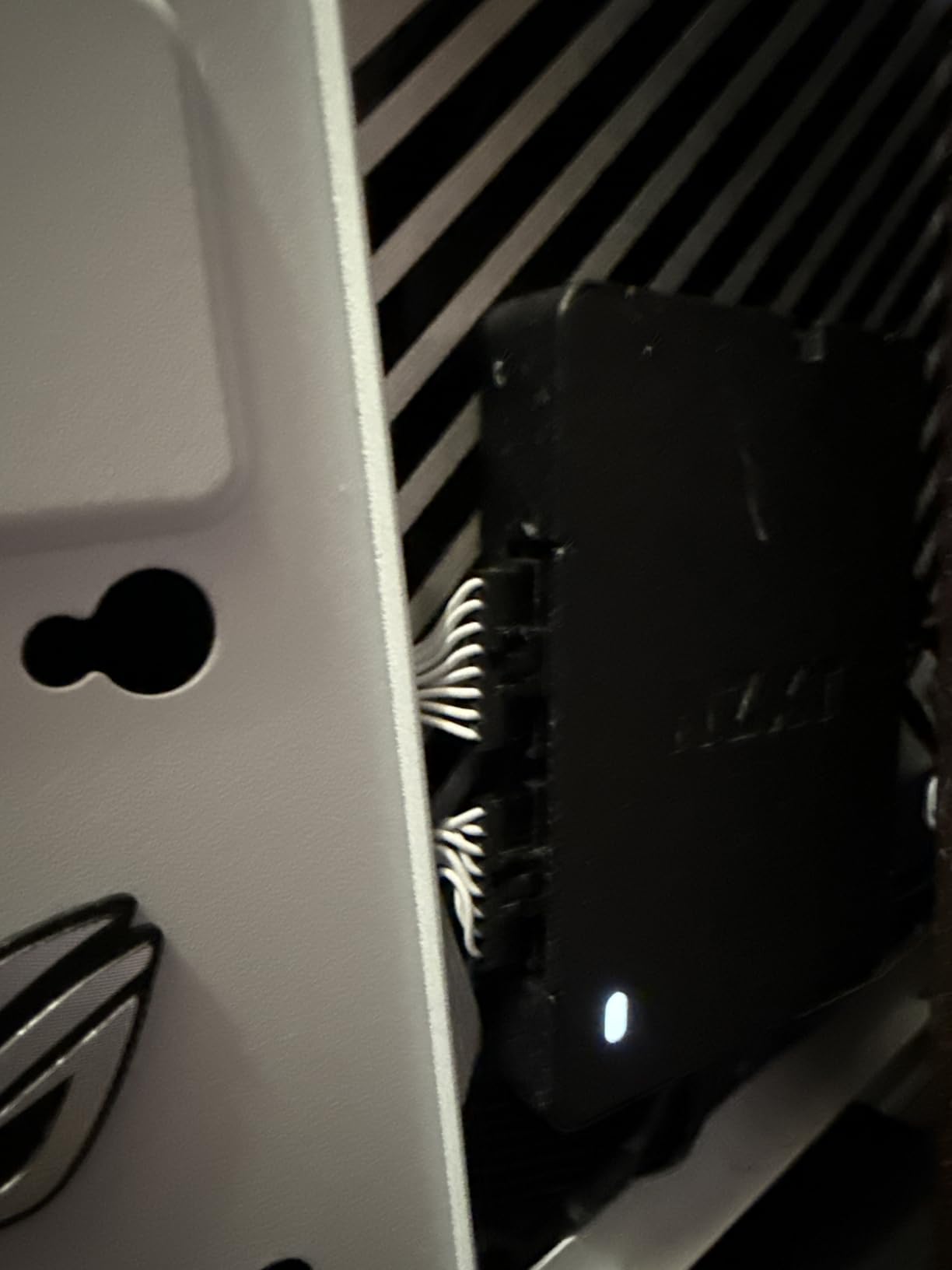 NZXT Control Hub - Digital RGB Lighting and PWM Fan Speed Controller - Control Up to 5 x PWM Fans or 4 x NZXT Single-Frame Fans - Powered by NZXT CAM Software Customer Review NZXT Control Hub - Digital RGB Lighting and PWM Fan Speed Controller - Control Up to 5 x PWM Fans or 4 x NZXT Single-Frame Fans - Powered by NZXT CAM Software - Customer Photo 2