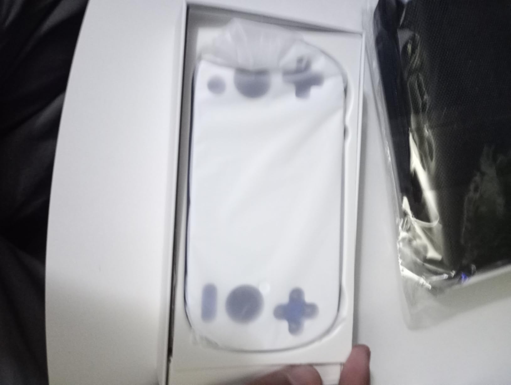 RG40XX H Retro Handheld Game Console RG40XXH Retro Gaming Console with 4-inch IPS Screen Linux System RGB Lighting 64G TF Card and 3200mAh Battery Supports 5G WiFi Bluetooth 4.2 Black - Customer Photo 1