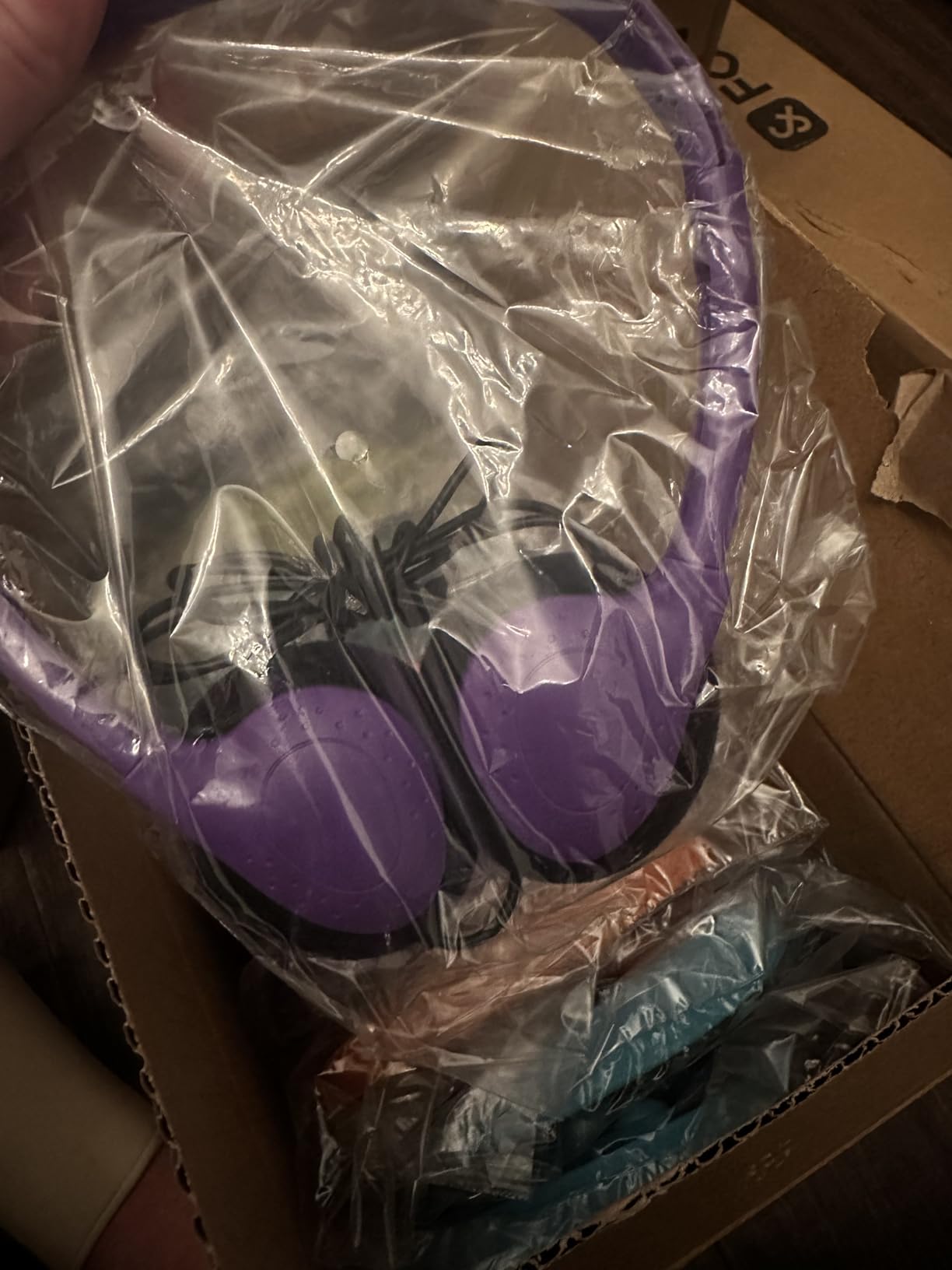 24 Pack Bulk Headphones for School Classroom, Adjustable On-Ear Headsets Wired Fit Kids to Adults, Wholesale Class Set Individually Packed（8 Colors） - Customer Photo 2