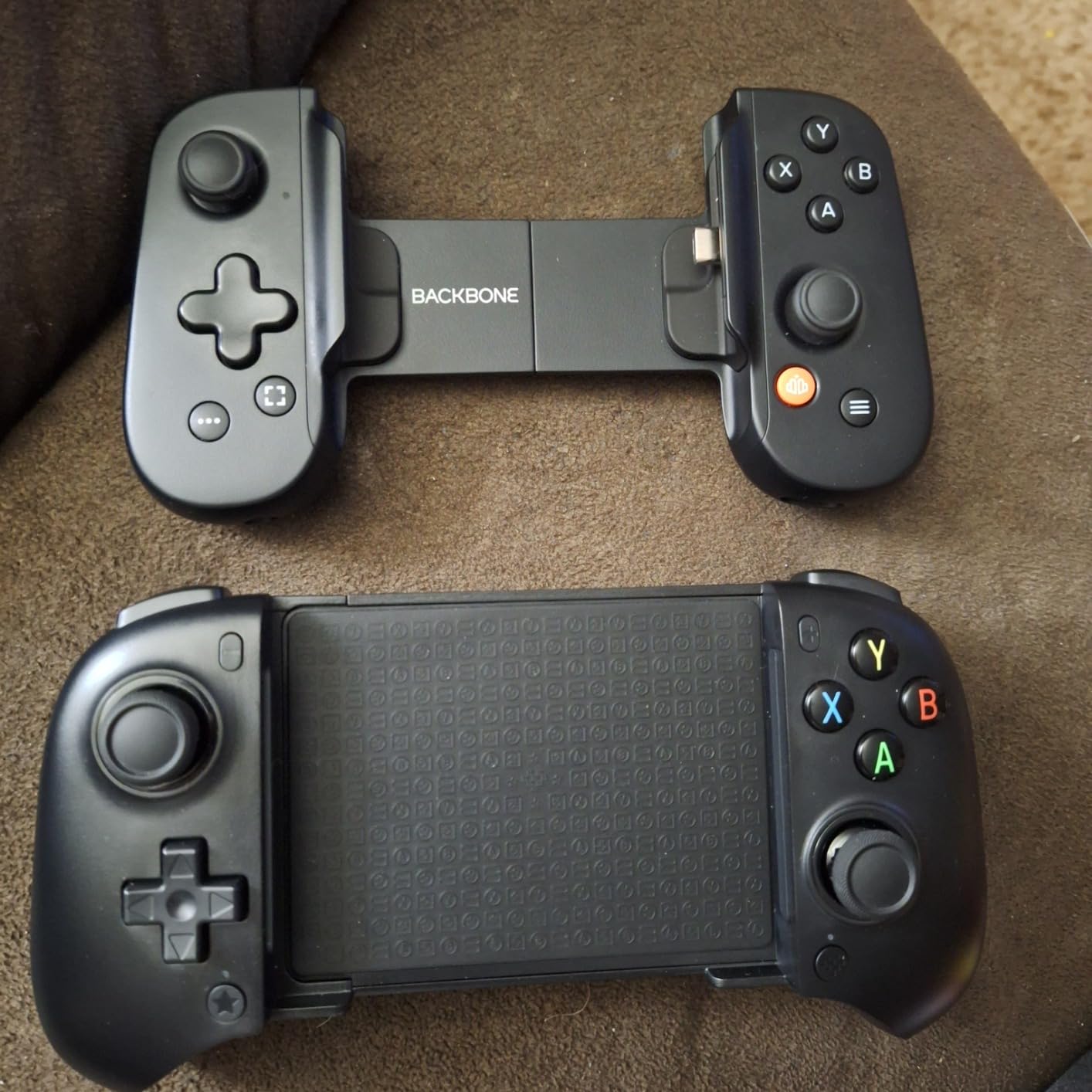 8BitDo Ultimate Mobile Gaming Controller for Android devices, Bluetooth Mobile Game Controller with Hall Effect Joysticks and Hall Triggers (Black) customer photo 1