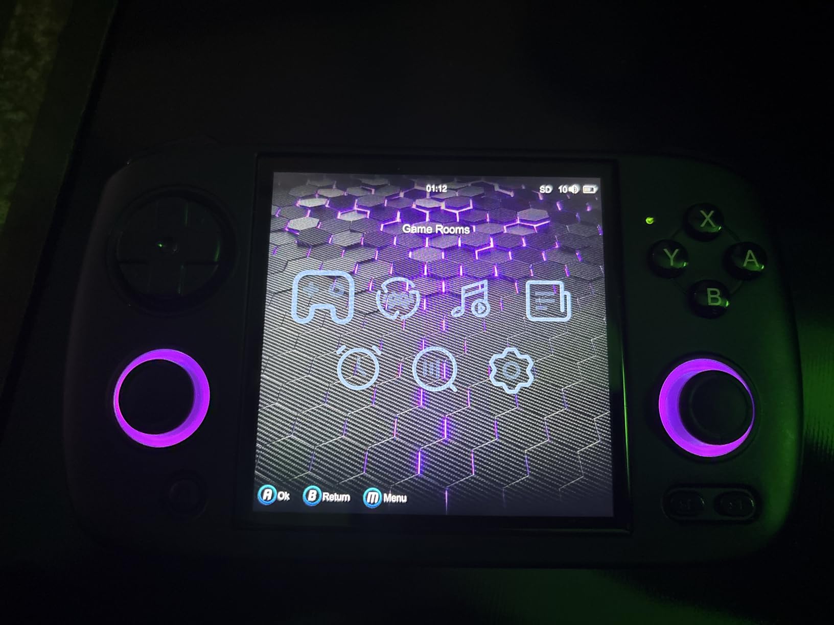 RG Cubexx Retro Game Handheld 3.95 Inch IPS Screen 720*720 Linux System,RGCube XX 64G Card Pre-Installed 5373 Games 3800mAh Supports 5G WiFi Bluetooth Online Fighting,Streaming - Customer Photo 2