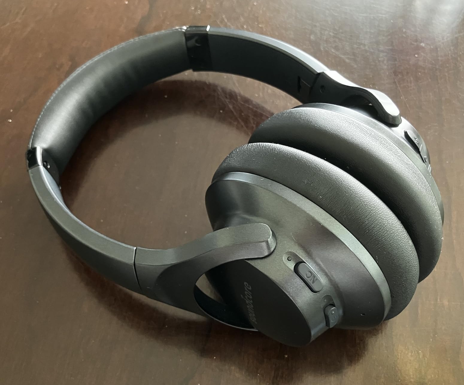 Soundcore Anker Life Q20 Hybrid Active Noise Cancelling Headphones, Wireless Over Ear Bluetooth Headphones, 60H Playtime, Hi-Res Audio, Deep Bass, Foam Ear Cups, Travel, Office, USB-C Charging - Customer Photo 3