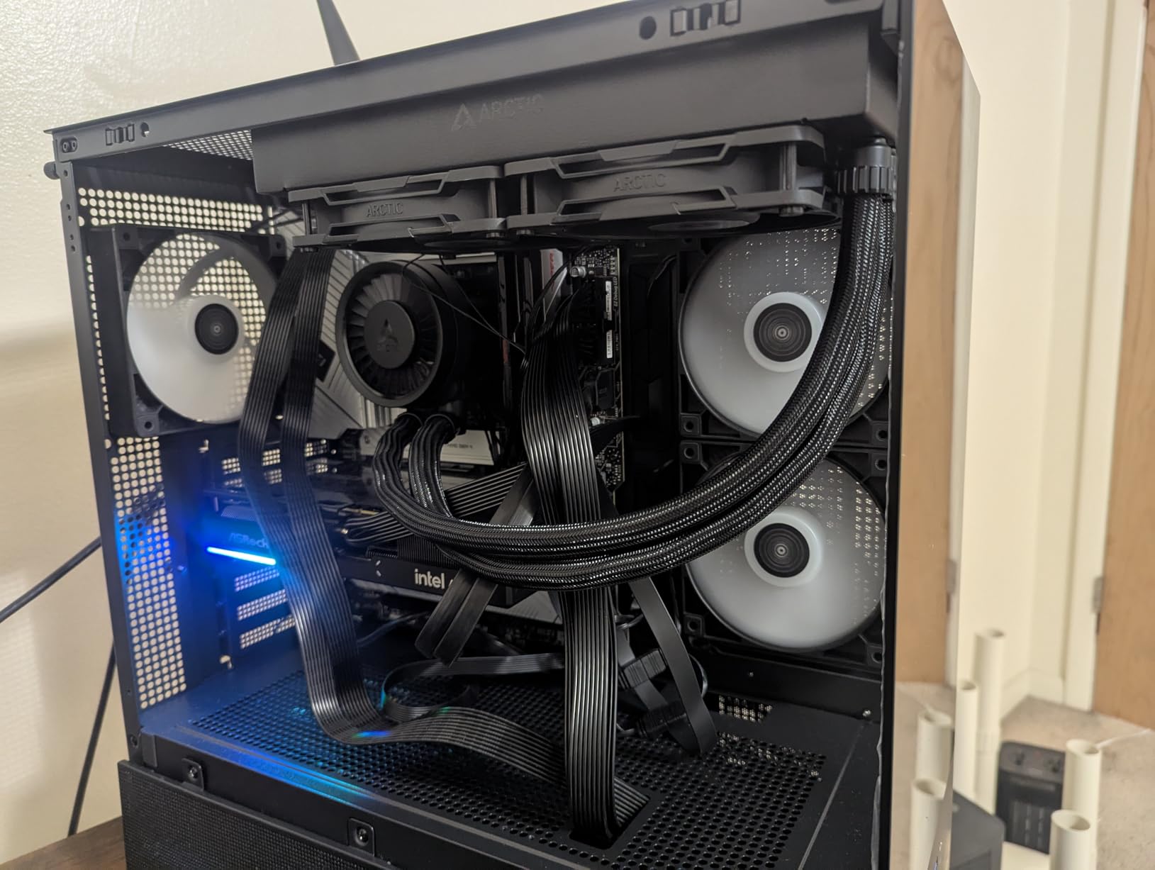 ARCTIC Liquid Freezer III Pro 240-240 mm AIO CPU Cooler, Water Cooling, 38 mm Radiator, PWM Pump, VRM Fan, AMD AM5/AM4, Intel LGA1851/1700 Contact Frame - Black - Customer Photo 2