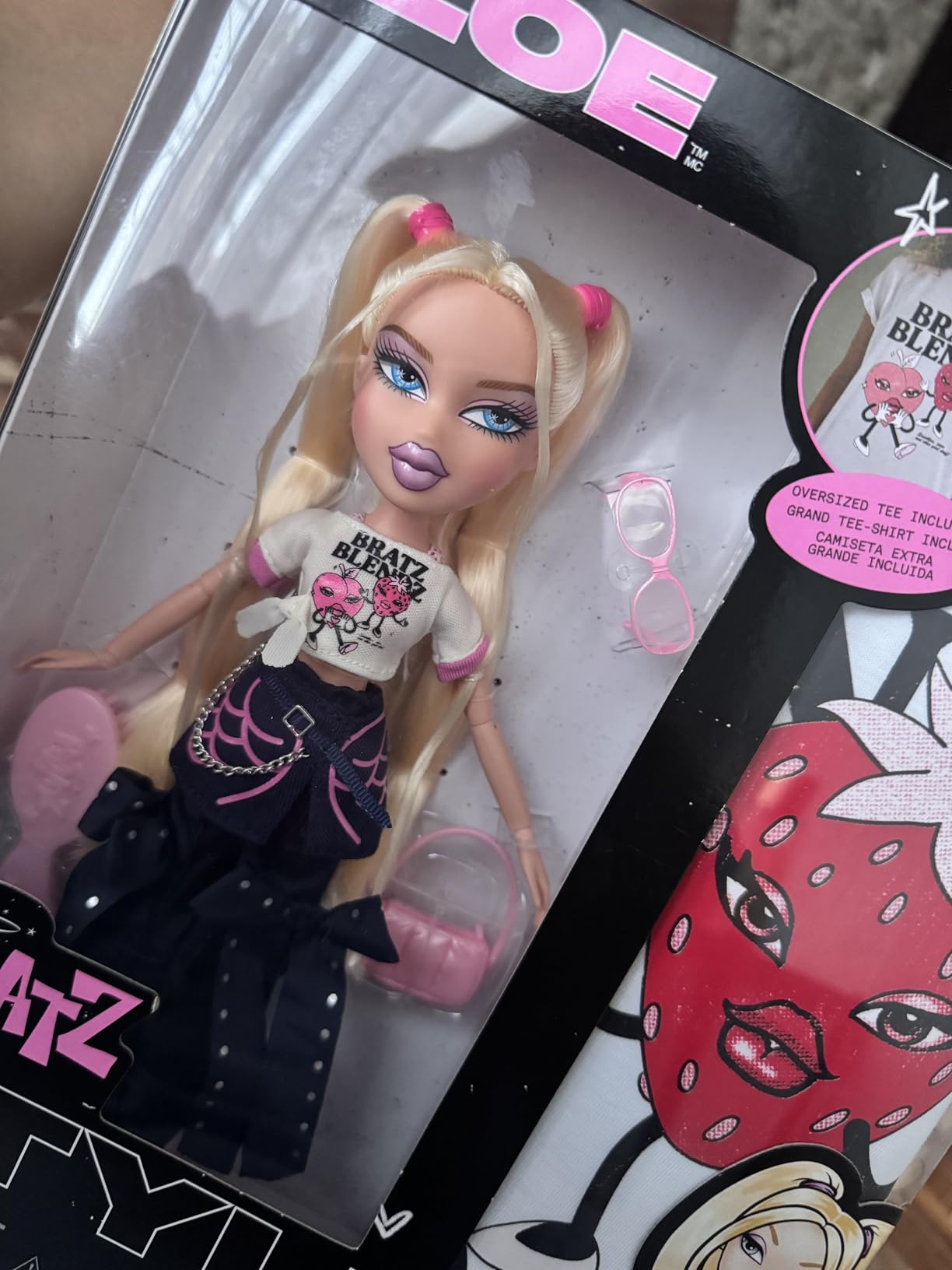 Bratz Stylin' Cloe Fashion Doll with Customizable T-Shirt for You and Accessories - Customer Photo 1