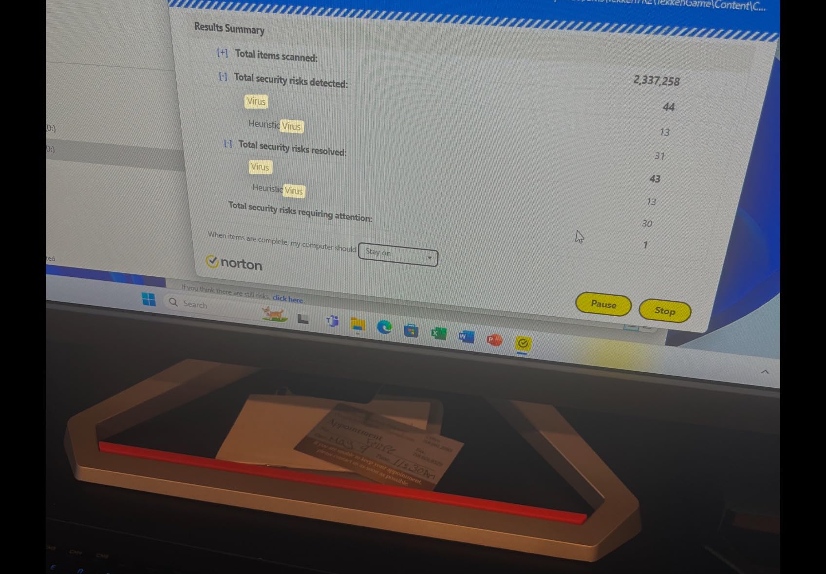 Retro Game Console SSD 1TB, 16191 Retro Games, 80+ Emulator Console, 86 AAA PC Games, 3 Game System, Launchbox Hard Drive Emulator Compatible with Win 8.1/10/11 PC, 2 Sata Cable,2 Wired CTL (SSD+BT*2) - Customer Photo 1