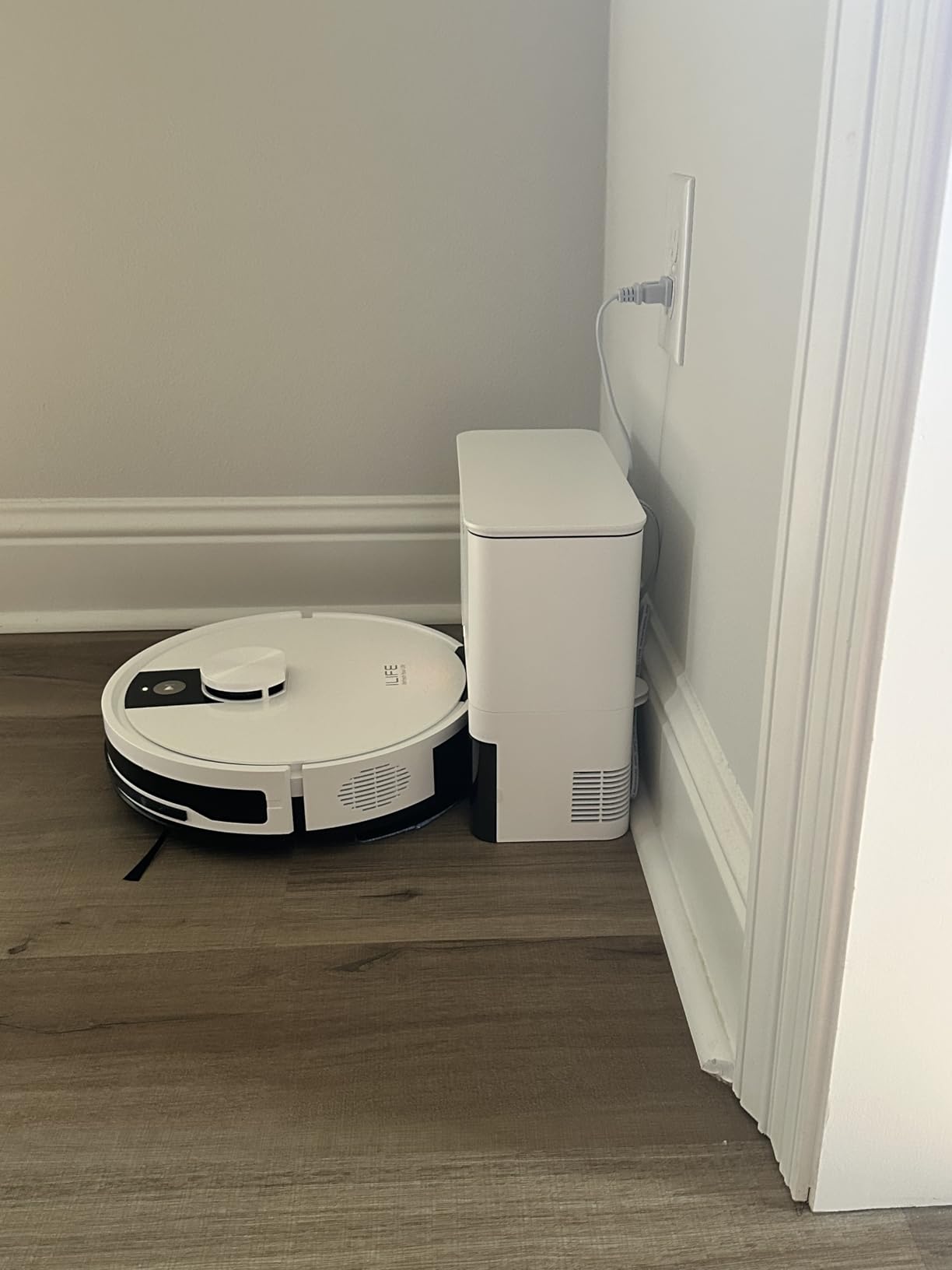 ILIFE A12 Pro Robot Vacuum and Mop Combo, Self Emptying Station for 60 Days, LiDAR Navigation, Home Mapping, No-Go Zones, 2.4G WiFi/App/Alexa/Remote Control, for Hard Floors, 110V customer photo 2