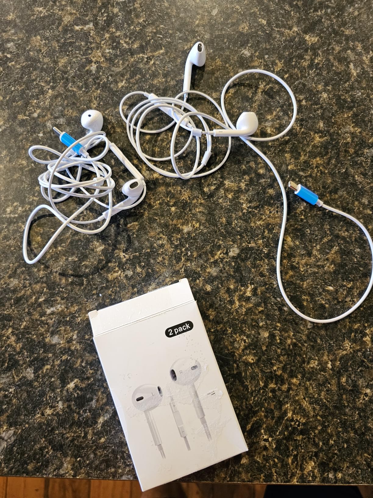 2 Packs USB C Headphones for iPhone 17 16 Earbuds with Mic & Volume Control HiFi Stereo Type C Earphones for iPhone 17 16 15 Pro Max, for Galaxy S23/S22/S21/S20/Ultra Note 10/20, for Pixel 7/6/6a/5/4 - Customer Photo 1