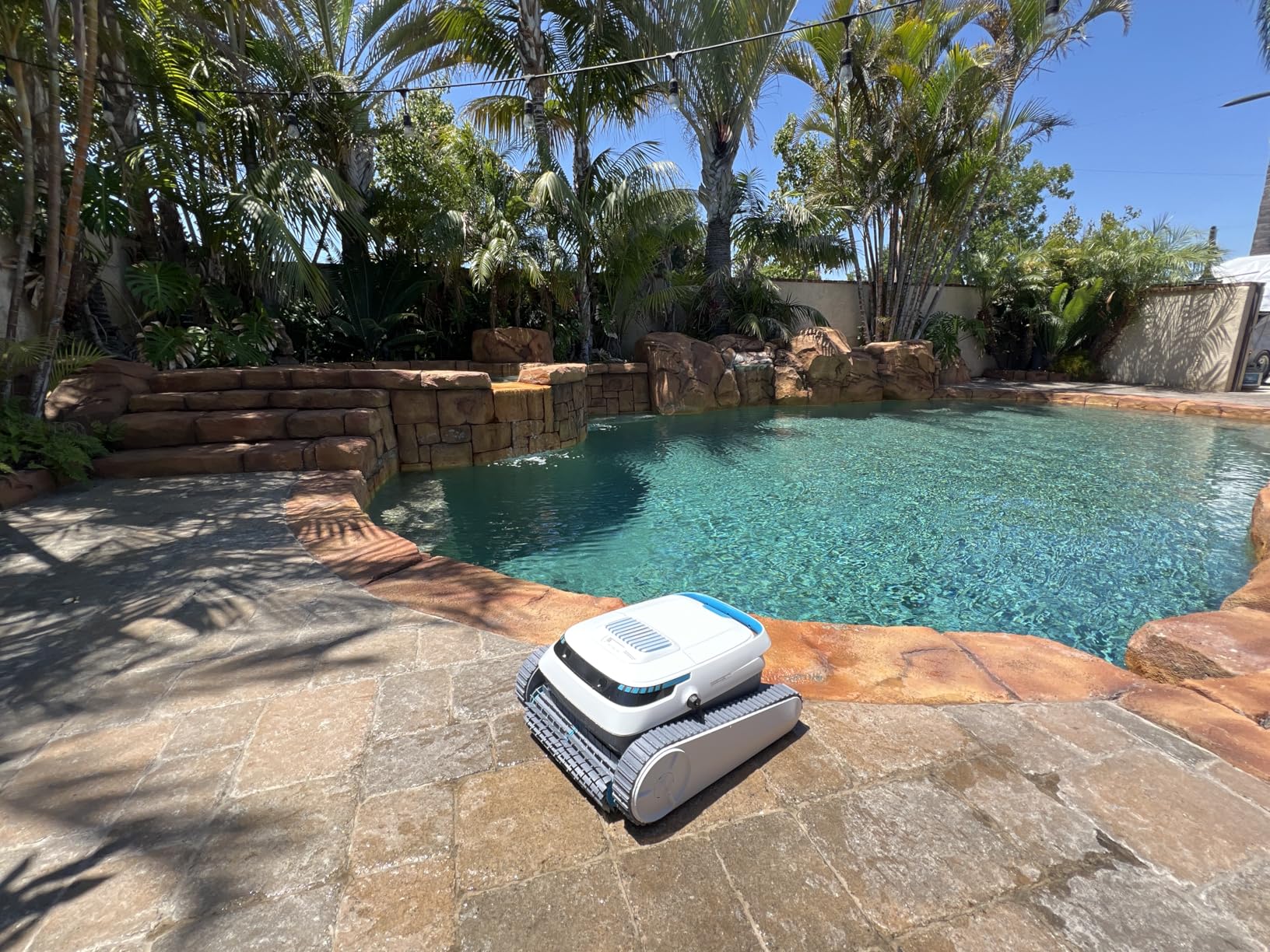 AIRROBO Pool Vacuum for Inground Pools, Smart Navigation Pool Cleaner Robot, Wall Climbing Pool Cleaner, Cleans Pool Floors, Walls & Waterline, 120 Min Run Time, for Above Ground & Inground Pools - Customer Photo 1