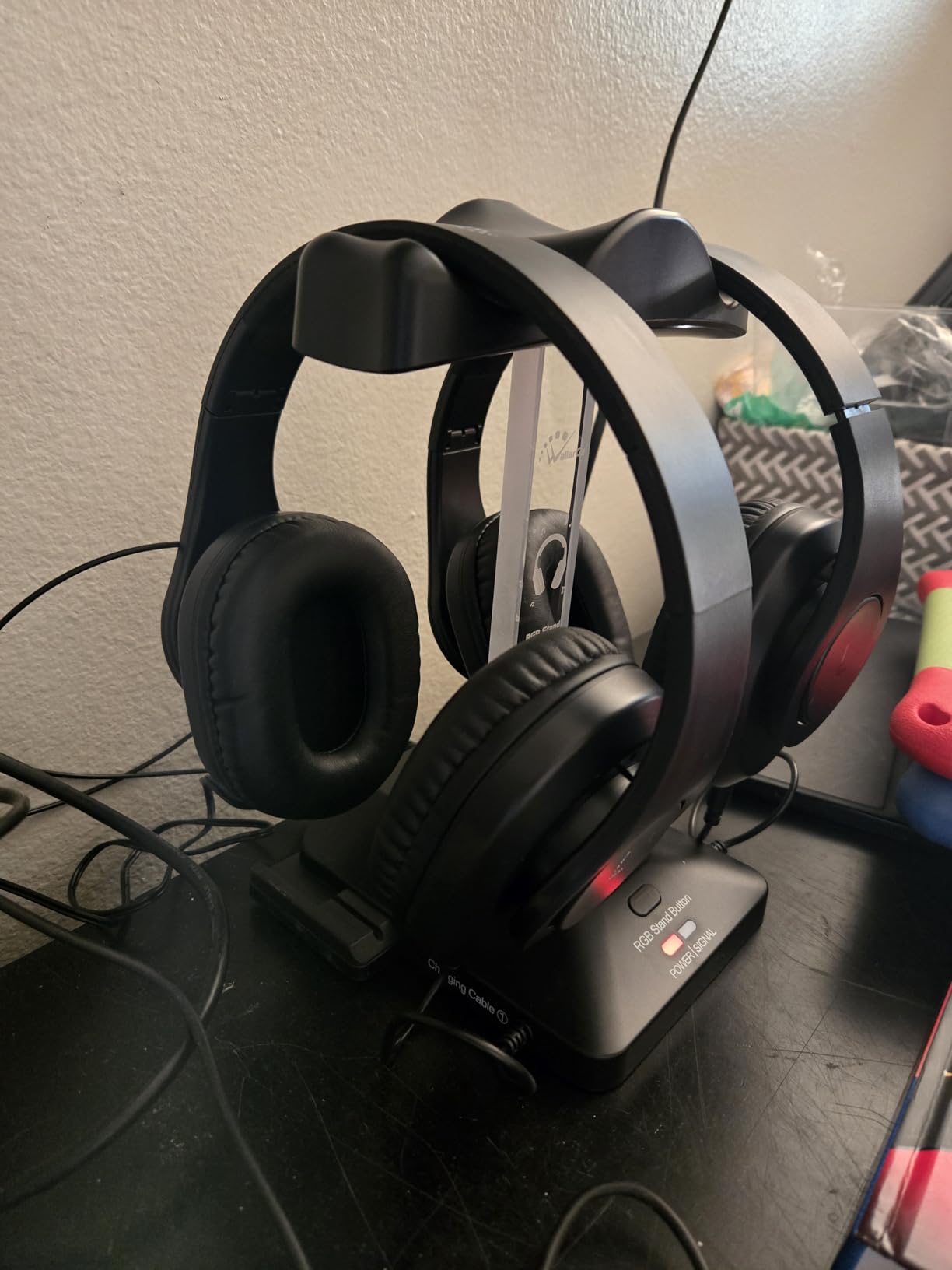 WallarGe Wireless Headphones for TV Watching, Easy Setup and Comfortable Bluetooth Headphones with RF Transmitter Charging Dock, 100 Ft Wireless Range, Rechargeable 25 Hours Play and No Audio Delay Customer Review WallarGe Wireless Headphones for TV Watching, Easy Setup and Comfortable Bluetooth Headphones with RF Transmitter Charging Dock, 100 Ft Wireless Range, Rechargeable 25 Hours Play and No Audio Delay - Customer Photo 1