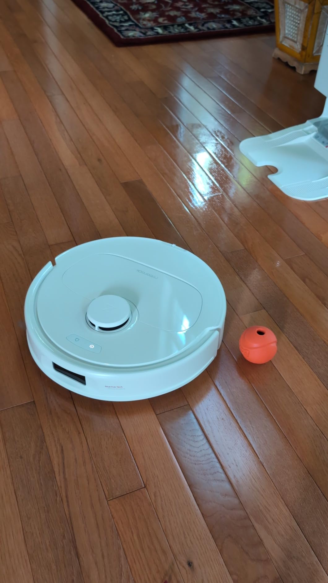 roborock Qrevo Series Robot Vacuum and Mop, 8000Pa Suction, Upgraded from Qrevo S, Anti-Tangle Brushes, Smart Obstacle Avoidance, Auto Mop Washing, All-in-One Dock, 200RPM Spinning Mops, Black(QV 35A) - Customer Photo 1