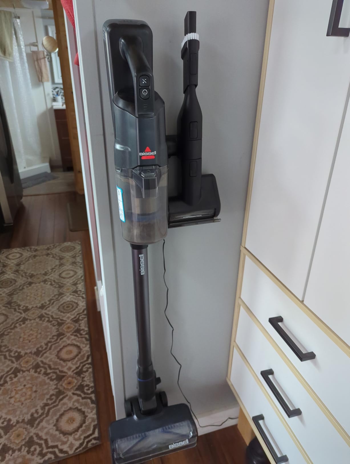BISSELL PowerClean FurFinder 200W Self-Standing Cordless Vacuum w/Tangle Free Brush Roll, Strong Suction, Removeable Battery, Wall Mount, Upholstery Tool & Bright Headlights Customer Review BISSELL PowerClean FurFinder 200W Self-Standing Cordless Vacuum w/Tangle Free Brush Roll, Strong Suction, Removeable Battery, Wall Mount, Upholstery Tool & Bright Headlights - Customer Photo 3
