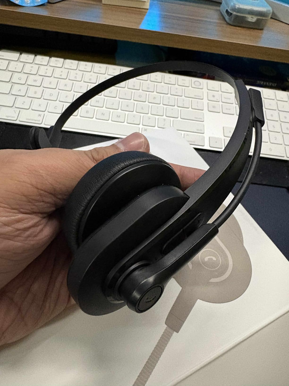 Bluetooth Headset with USB Dongle for Computer, Single-Ear Wireless Headset with Noise Cancelling Microphone for Office & Truckers, Bluetooth V5.2 with Mute Button for Work - Customer Photo 2