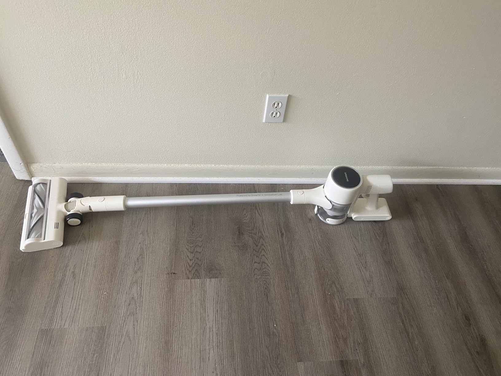 DREAME Cordless Vacuum Cleaner R10 Pure, 120AW Powerful Suction, Stick Vacuum Cleaner for Home, Anti-Tangle, LED Headlights, Up to 60 Mins Runtime, Lightweight for Carpet, Hard Floor, Pet Hair - Customer Photo 1