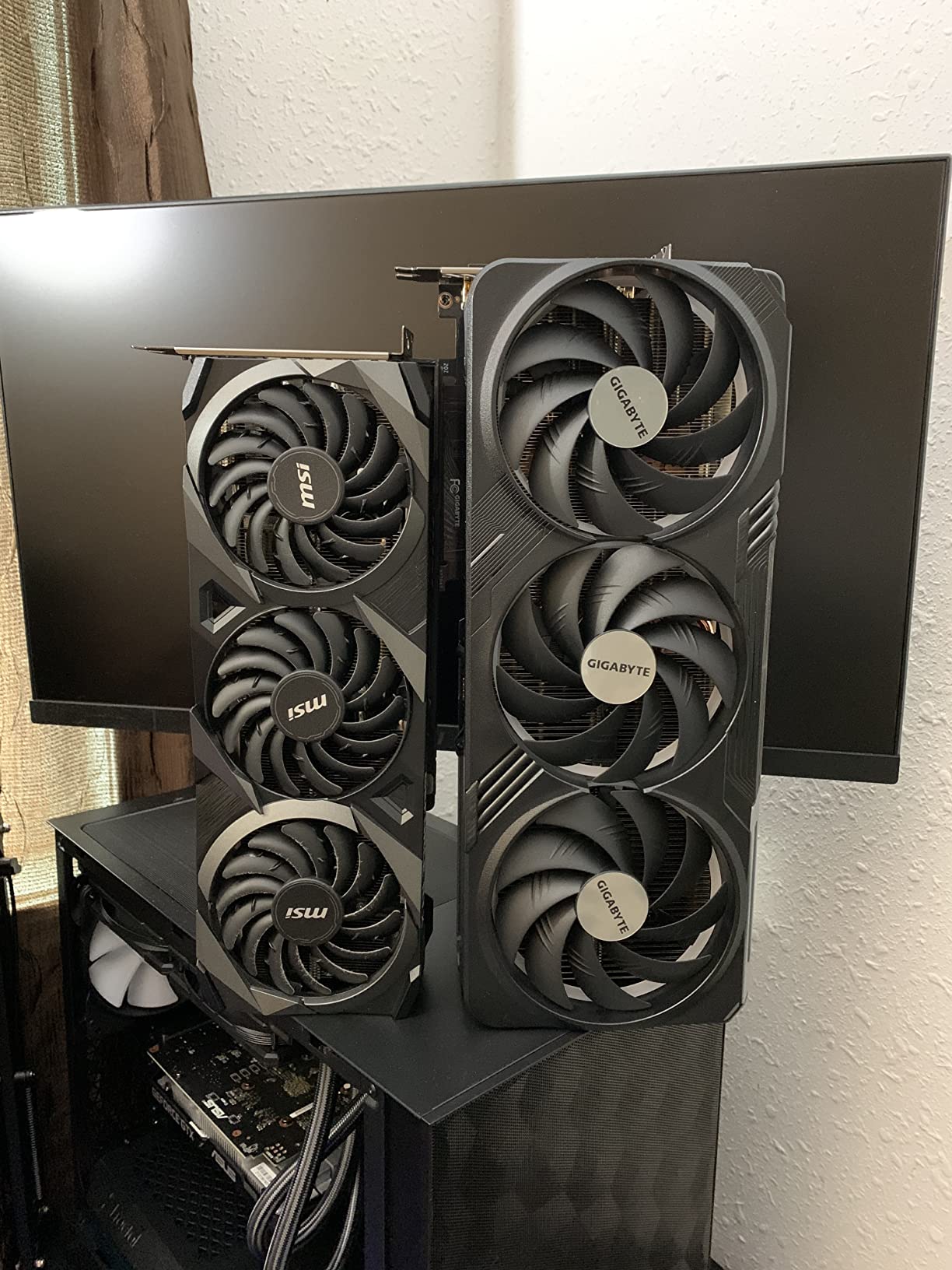 GIGABYTE GeForce RTX 5080 Gaming OC 16G Graphics Card, WINDFORCE Cooling System, 16GB 256-bit GDDR7, GV-N5080GAMING OC-16GD Video Card - Customer Photo 1