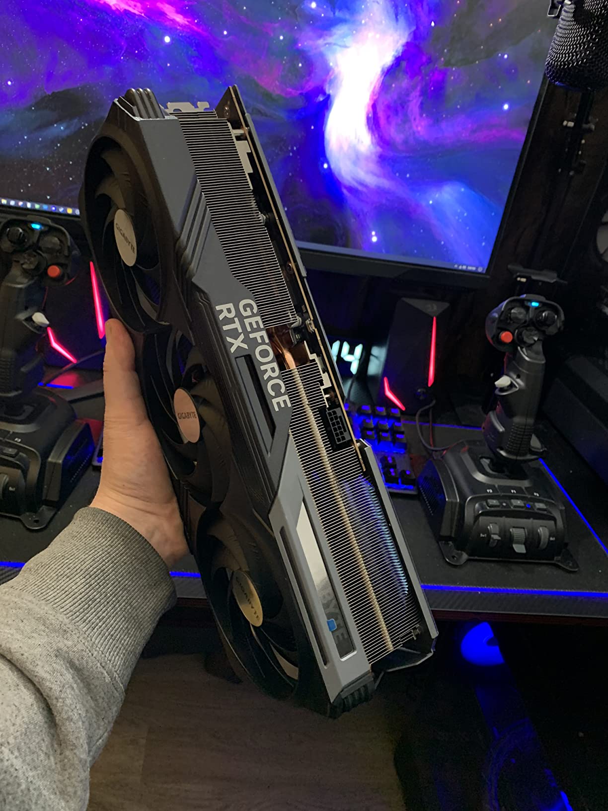 GIGABYTE GeForce RTX 5080 Gaming OC 16G Graphics Card, WINDFORCE Cooling System, 16GB 256-bit GDDR7, GV-N5080GAMING OC-16GD Video Card - Customer Photo 2