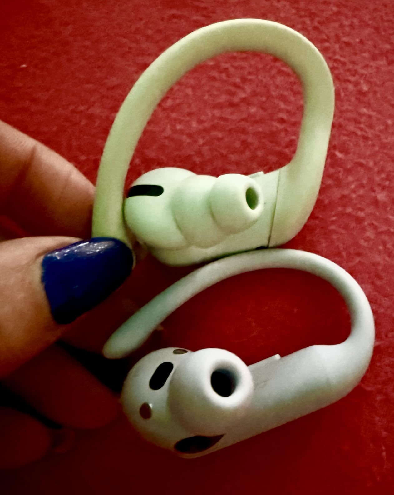 Beats Powerbeats Pro 2 Wireless Bluetooth Earbuds - Noise Cancelling, Heart Rate Monitor, IPX4, Up to 45H Battery & Charging Case, Works with Apple & Android - Jet Black Customer Review Beats Powerbeats Pro 2 Wireless Bluetooth Earbuds - Noise Cancelling, Heart Rate Monitor, IPX4, Up to 45H Battery & Charging Case, Works with Apple & Android - Jet Black - Customer Photo 1