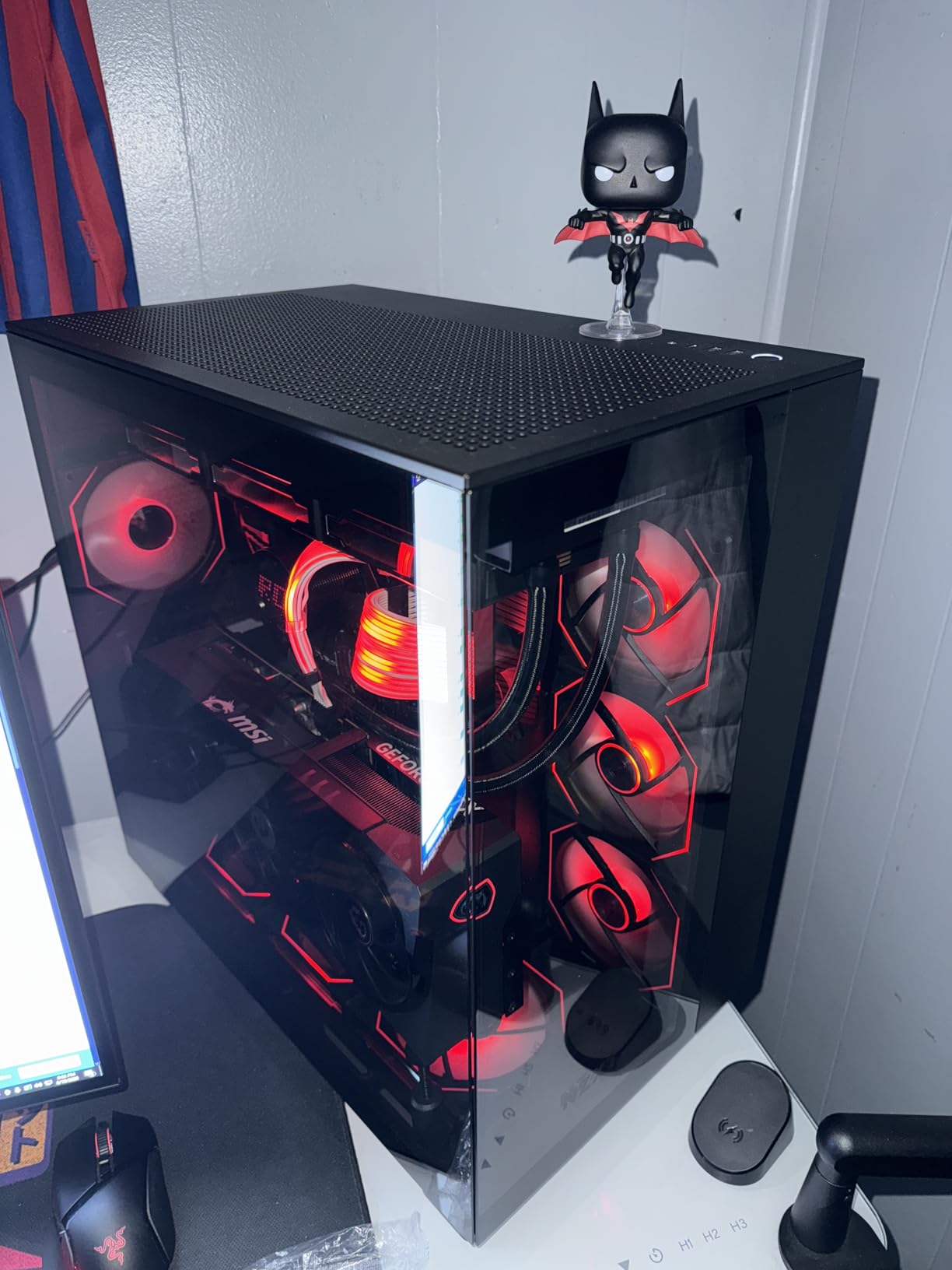 MSI Gaming RTX 5090 32G Gaming Trio OC Graphics Card (32GB GDDR7, 512-bit, Extreme Performance: 2497 MHz, DisplayPort x3 2.1a, HDMI 2.1b, NVIDIA Blackwell Architecture) Customer Review MSI Gaming RTX 5090 32G Gaming Trio OC Graphics Card (32GB GDDR7, 512-bit, Extreme Performance: 2497 MHz, DisplayPort x3 2.1a, HDMI 2.1b, NVIDIA Blackwell Architecture) - Customer Photo 2