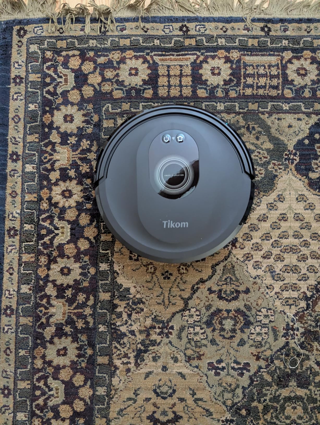 Tikom Robot Vacuum and Mop Combo, 5000Pa Robotic Vacuum Cleaner, 150 Min Max, App & Remote Control, Ideal for Hard Floor, Carpet, Pet Hair, Self-Charge(G8000 Max) - Customer Photo 4