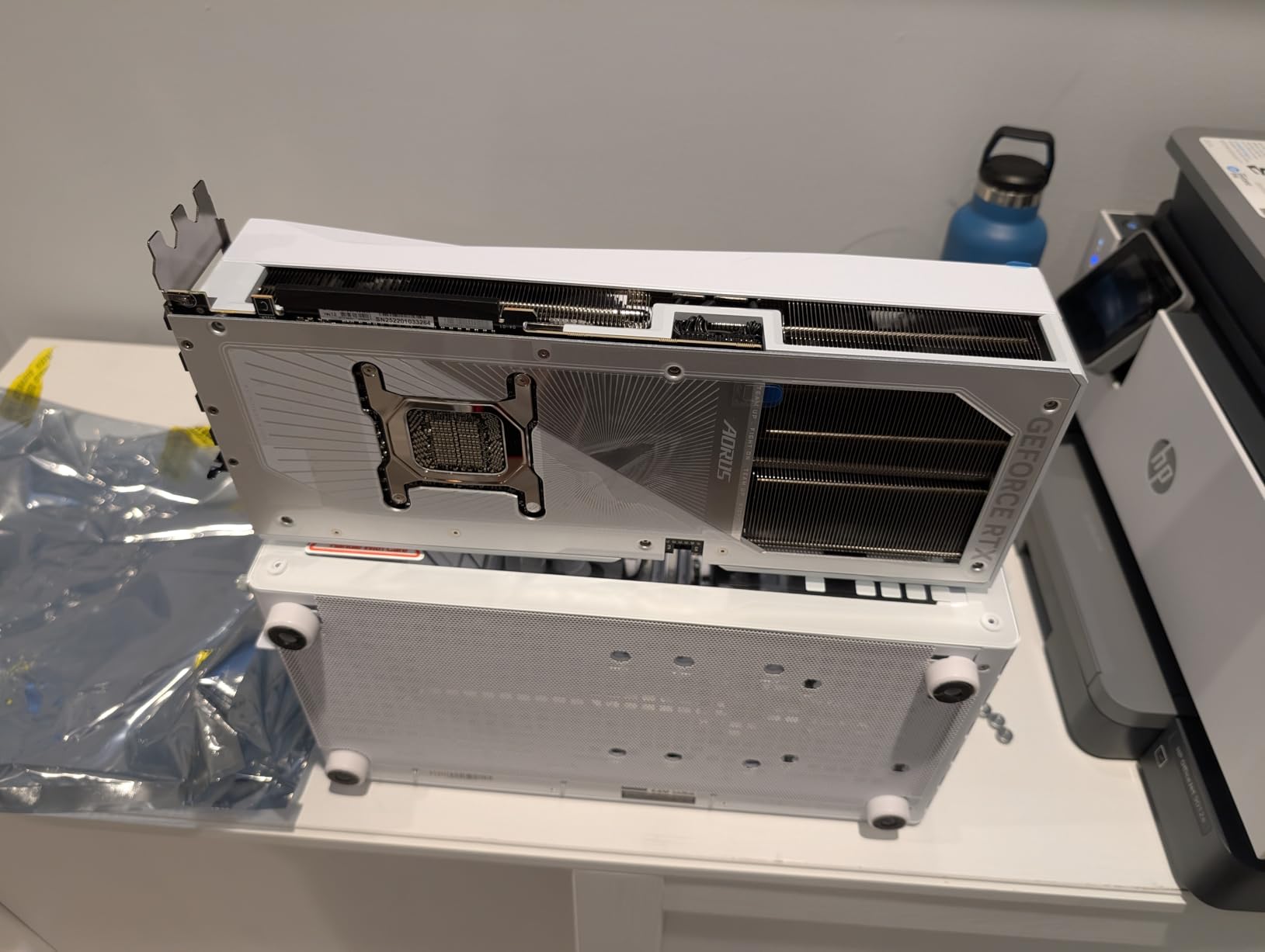 GIGABYTE AORUS GeForce RTX 5090 Master ICE 32G Graphics Card, WINDFORCE Cooling System Customer Review GIGABYTE AORUS GeForce RTX 5090 Master ICE 32G Graphics Card, WINDFORCE Cooling System - Customer Photo 2