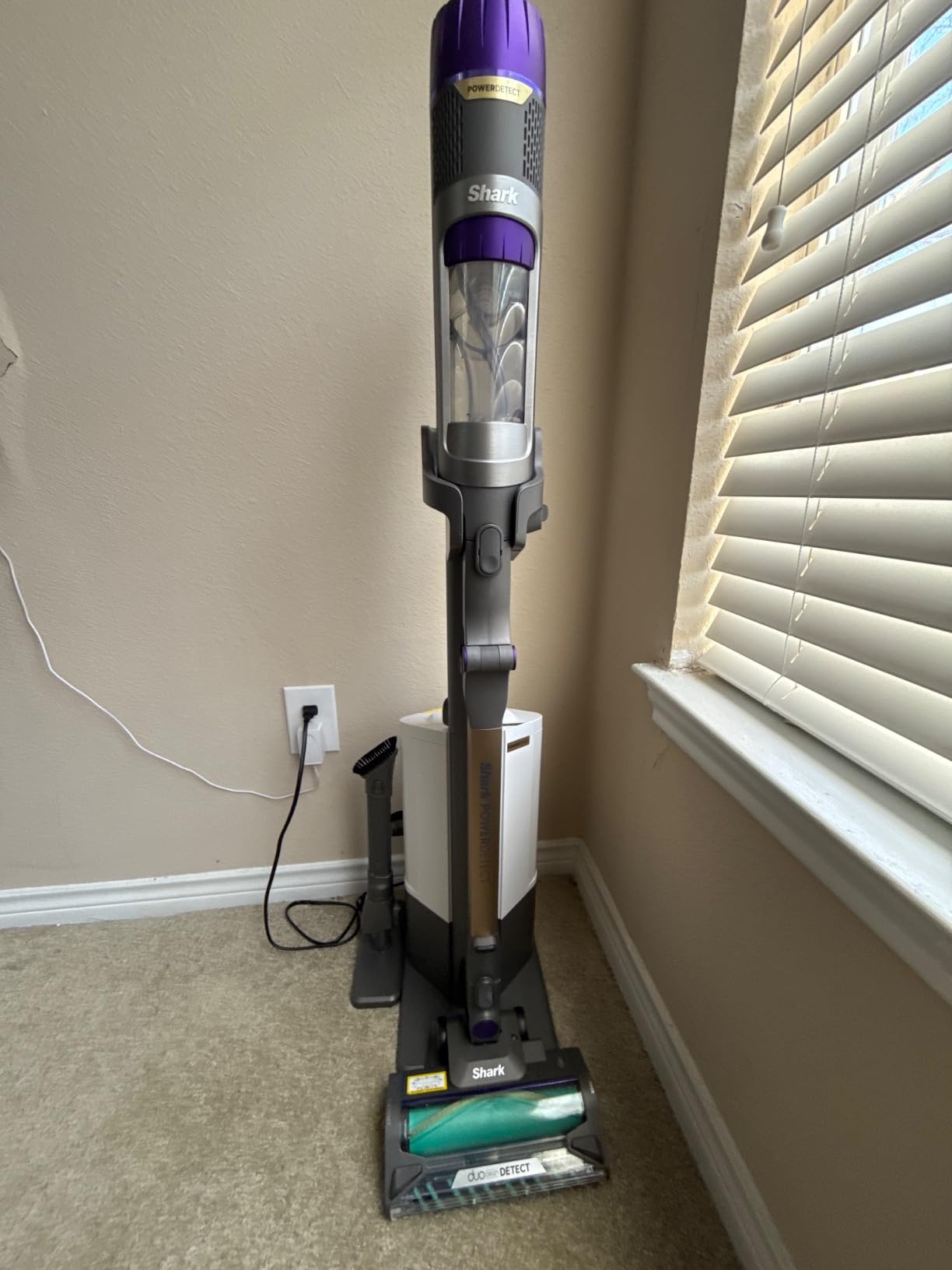 Shark PowerDetect Pet Plus Clean & Empty Cordless Stick Vacuum & Auto-Empty System, Powerful Suction, HEPA Filtration, Carpet & Hard Floor, Portable, Stick Vacuum for Pet Hair, Dark Gray, IP3253 Customer Review Shark PowerDetect Pet Plus Clean & Empty Cordless Stick Vacuum & Auto-Empty System, Powerful Suction, HEPA Filtration, Carpet & Hard Floor, Portable, Stick Vacuum for Pet Hair, Dark Gray, IP3253 - Customer Photo 2