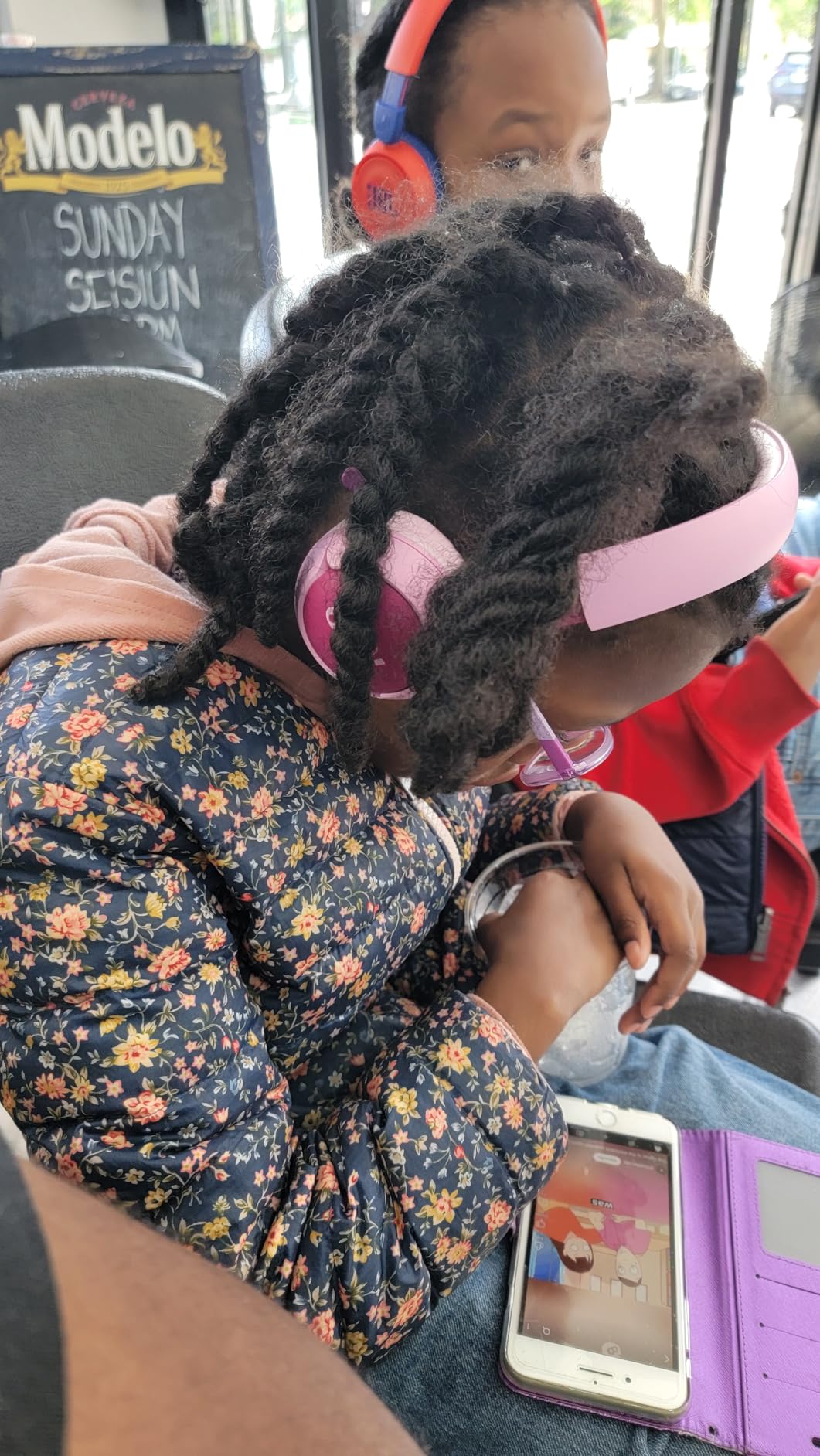 JBL Junior 320BT - Wireless on-Ear Kids Headphones Safe Sound (<85dB), Fit for Kids, Parental Control with Customizable Volume & Playtime and 50Hr Battery Life (Blue) - Customer Photo 1