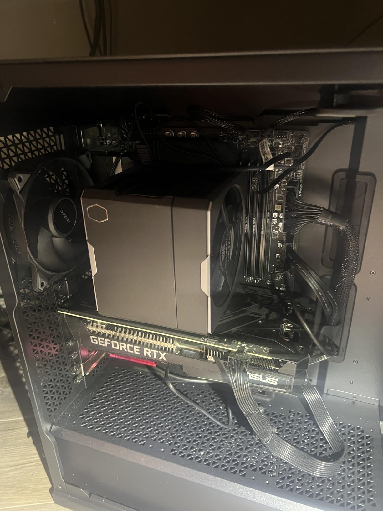 Cooler Master Hyper 612 APEX CPU Air Cooler - Powerful Dual 120mm PWM Fans, 6 Copper Heat Pipes, AMD AM5/AM4 & Intel LGA 1851/1700, High Performance Tower Cooler with Premium Top Cover, 159mm Height customer photo 1