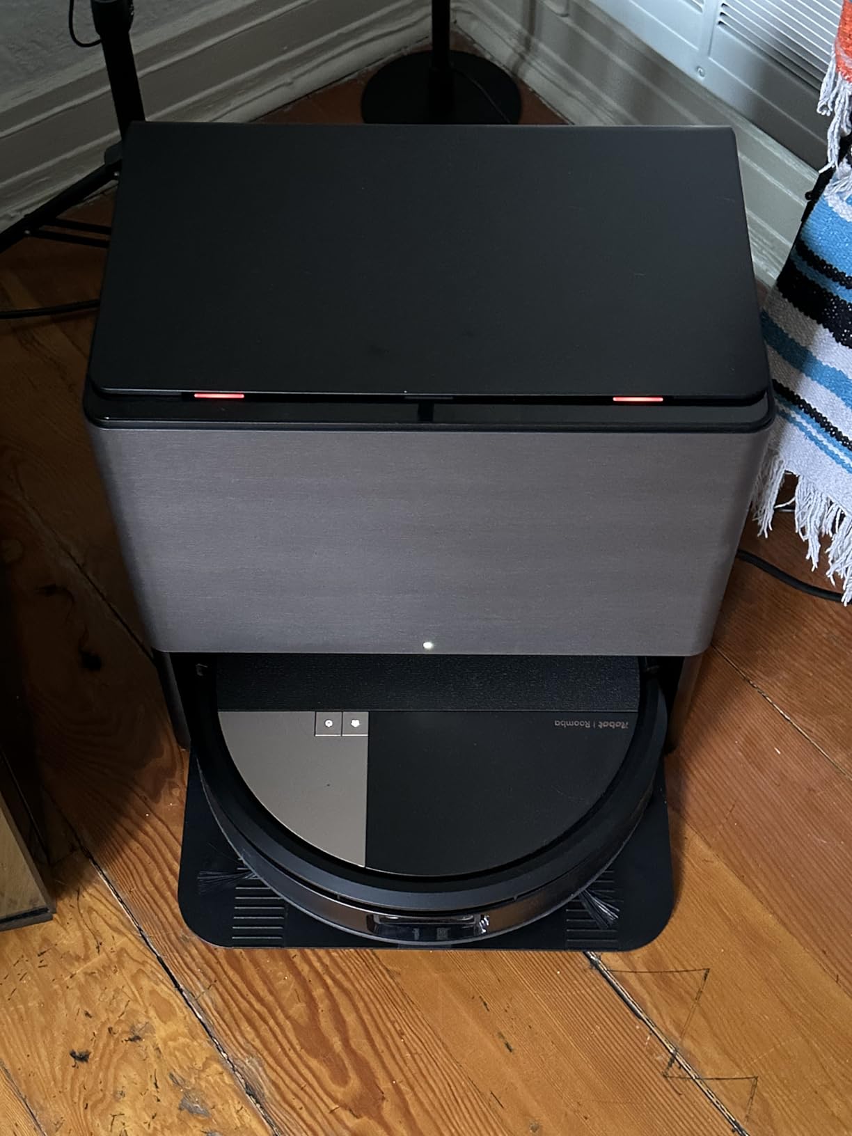 iRobot Roomba Max 705 Combo Robot Vacuum & Mop + AutoWash Dock – Extending Self-Cleaning Roller Mop, Retractable Mop Cover, Dual Brushes, Self-Empties, Heat-Washes & Dries, Avoids Obstacles, LiDAR - Customer Photo 1