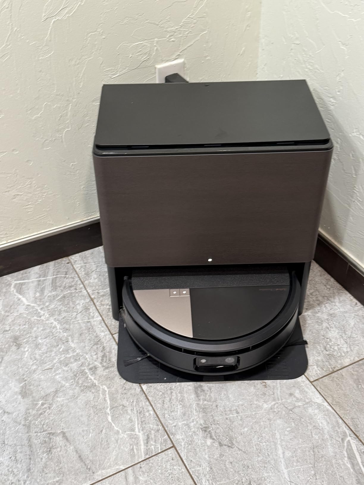 iRobot Roomba Max 705 Combo Robot Vacuum & Mop + AutoWash Dock – Extending Self-Cleaning Roller Mop, Retractable Mop Cover, Dual Brushes, Self-Empties, Heat-Washes & Dries, Avoids Obstacles, LiDAR - Customer Photo 2