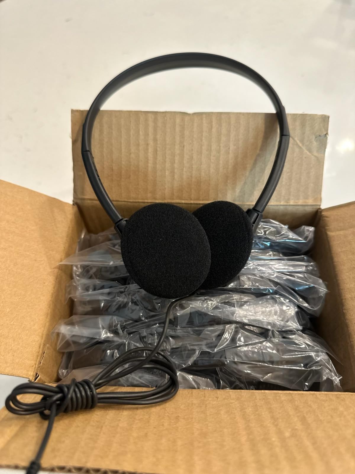 Kids Headphones Bulk 10 Pack for School Classroom Wired Headphones for Kids Students Children Toddler Boys Girls Teen Adult 3.5 mm Jack Black (B) - Customer Photo 3