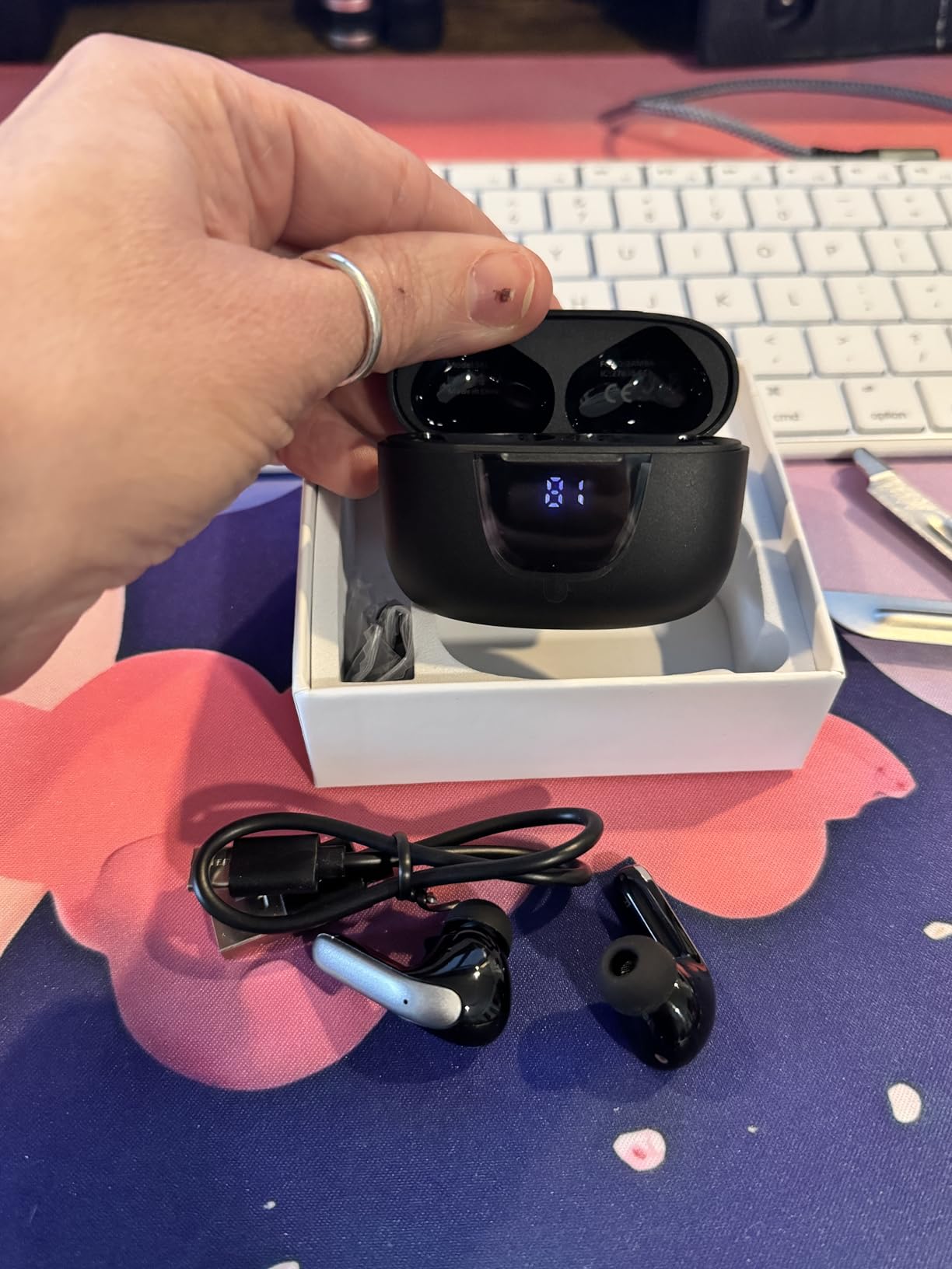 HOOTEK Wireless Earbuds for Samsung Galaxy S25 S24 Ultra, Bluetooth 5.3 Headphones Bass Stereo Noise Canceling Ear Buds with Mic LED Display, IPX7 Waterproof in Ear Earphones for Phone Laptop Sports Workout Customer Review HOOTEK Wireless Earbuds for Samsung Galaxy S25 S24 Ultra, Bluetooth 5.3 Headphones Bass Stereo Noise Canceling Ear Buds with Mic LED Display, IPX7 Waterproof in Ear Earphones for Phone Laptop Sports Workout - Customer Photo 2