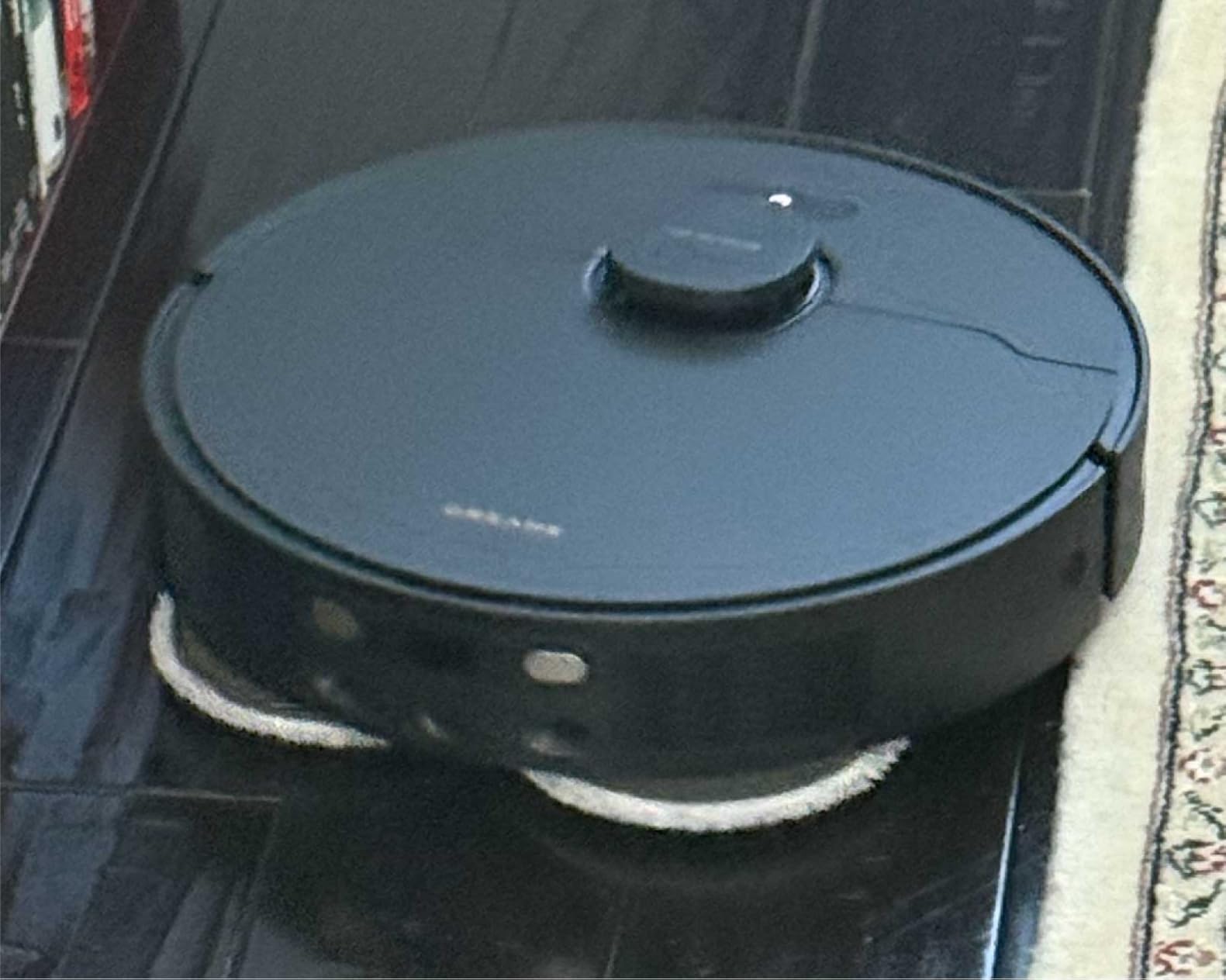 DREAME L40s Ultra CE Robot Vacuum and Mop Combo with Self-Emptying Dock, 13,000Pa Suction, Mop Self-Cleaning and Auto-Raising, Ultrasonic Carpet Sensing, Ideal for Pet Hair, Carpet and Hard Floors Customer Review DREAME L40s Ultra CE Robot Vacuum and Mop Combo with Self-Emptying Dock, 13,000Pa Suction, Mop Self-Cleaning and Auto-Raising, Ultrasonic Carpet Sensing, Ideal for Pet Hair, Carpet and Hard Floors - Customer Photo 3