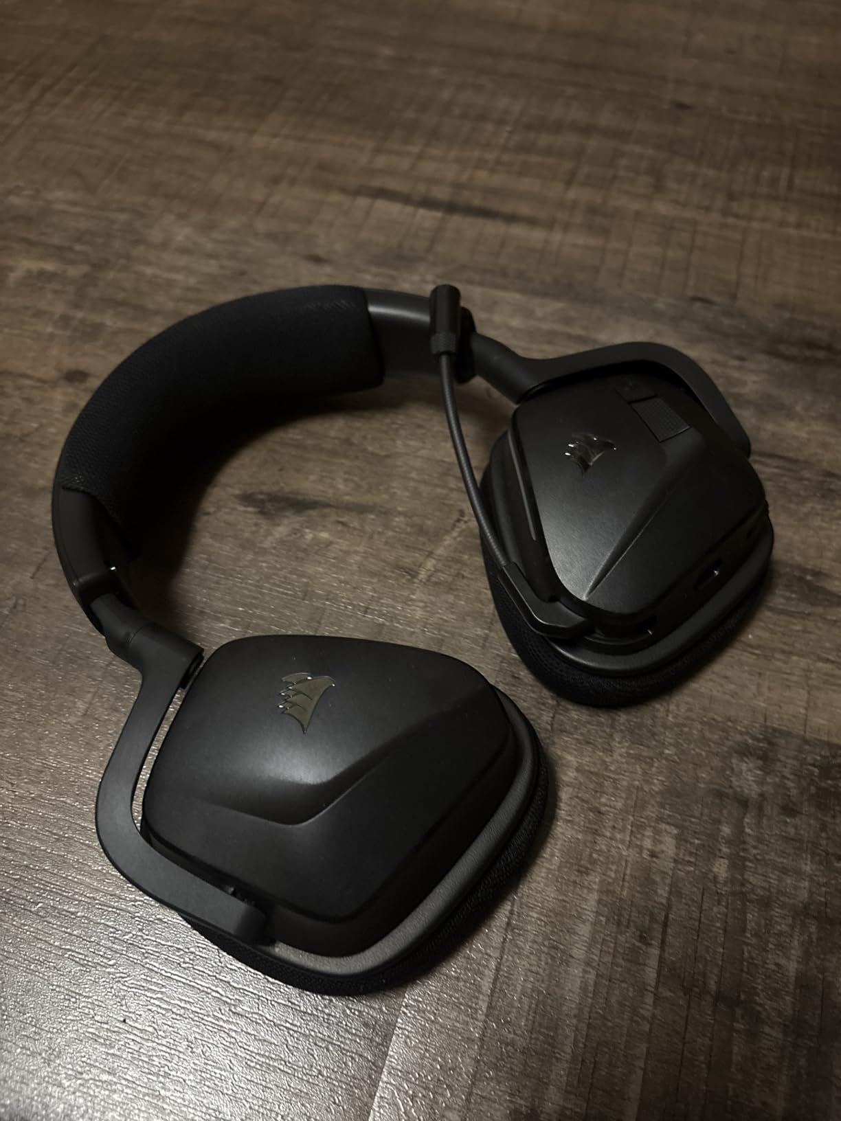 Corsair Void v2 Wireless Gaming Headset with Bluetooth for PC, PS5, PS4, Switch, Mobile – Dolby Atmos, 70 Hr Battery, Dual Wireless, Lightweight, Fast Charging – Carbon - Customer Photo 2