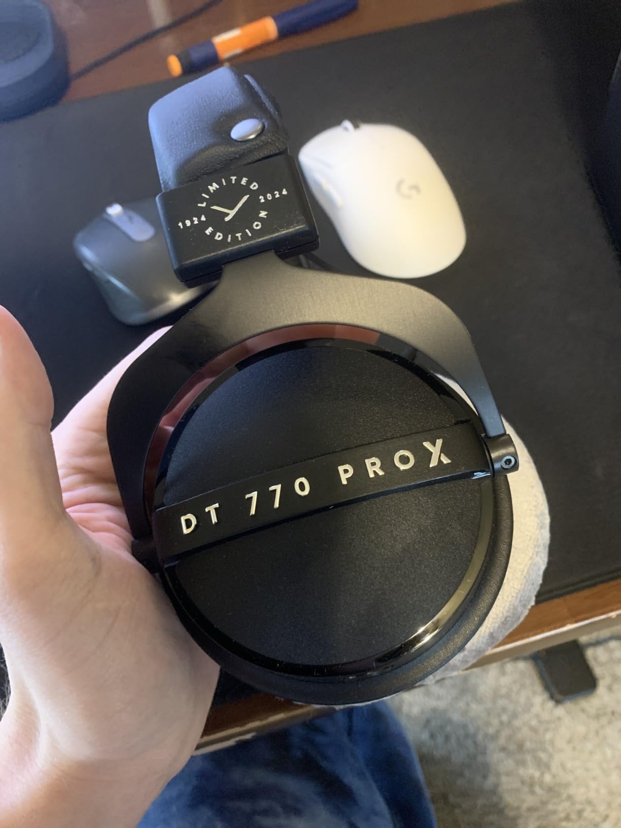 beyerdynamic DT 770 Pro X Over-Ear Studio Wired Headphones for Recording and Monitoring (Closed) with Detachable Cable Handmade in Germany (48 Ohms, Black) - Customer Photo 4