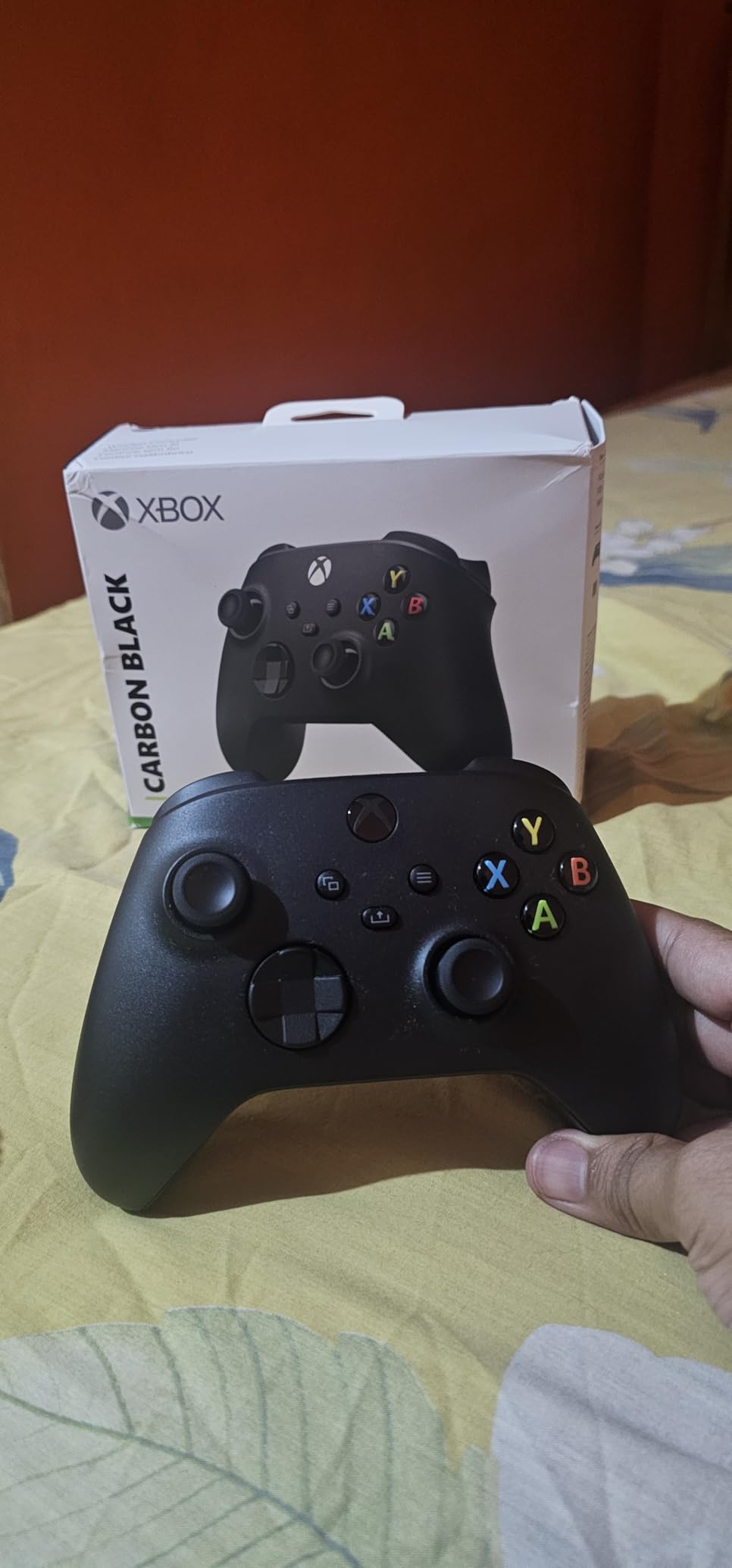 Xbox Wireless Gaming Controller (2025) - Carbon Black - Play on Xbox, Windows, Android, iOS, FireTV Sticks, Smart TVs, VR Headsets customer photo 2