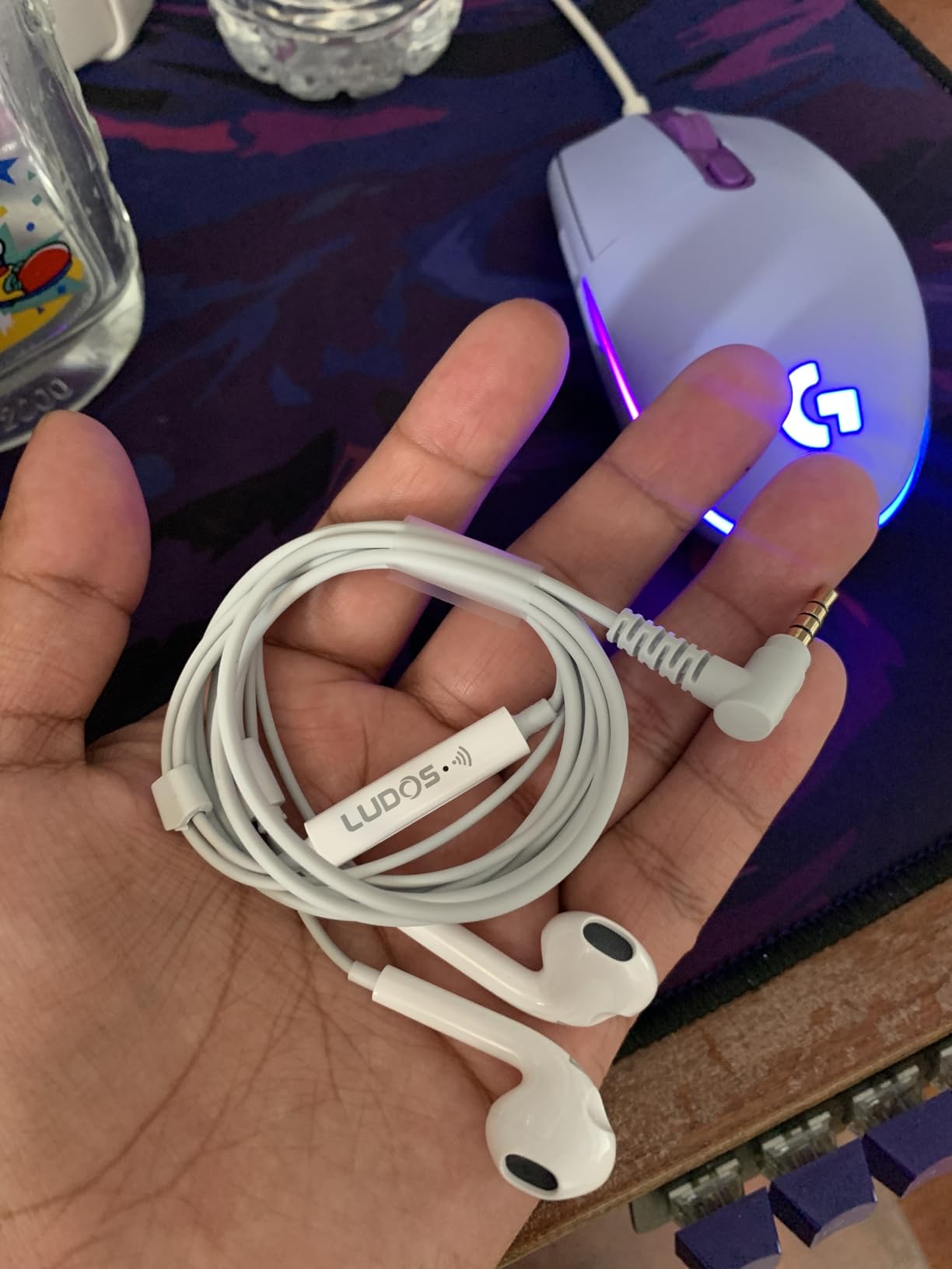 LUDOS Zenith USB C Headphones for iPhone 17 16 15 Pro Max Plus Air iPad Pro Air, 2 Years Warranty, USB-C Earbuds for Samsung Galaxy S24 S23 Ultra S22 S21 S20 A55 A54 A53, USB Type C Earphones - White - Customer Photo 1