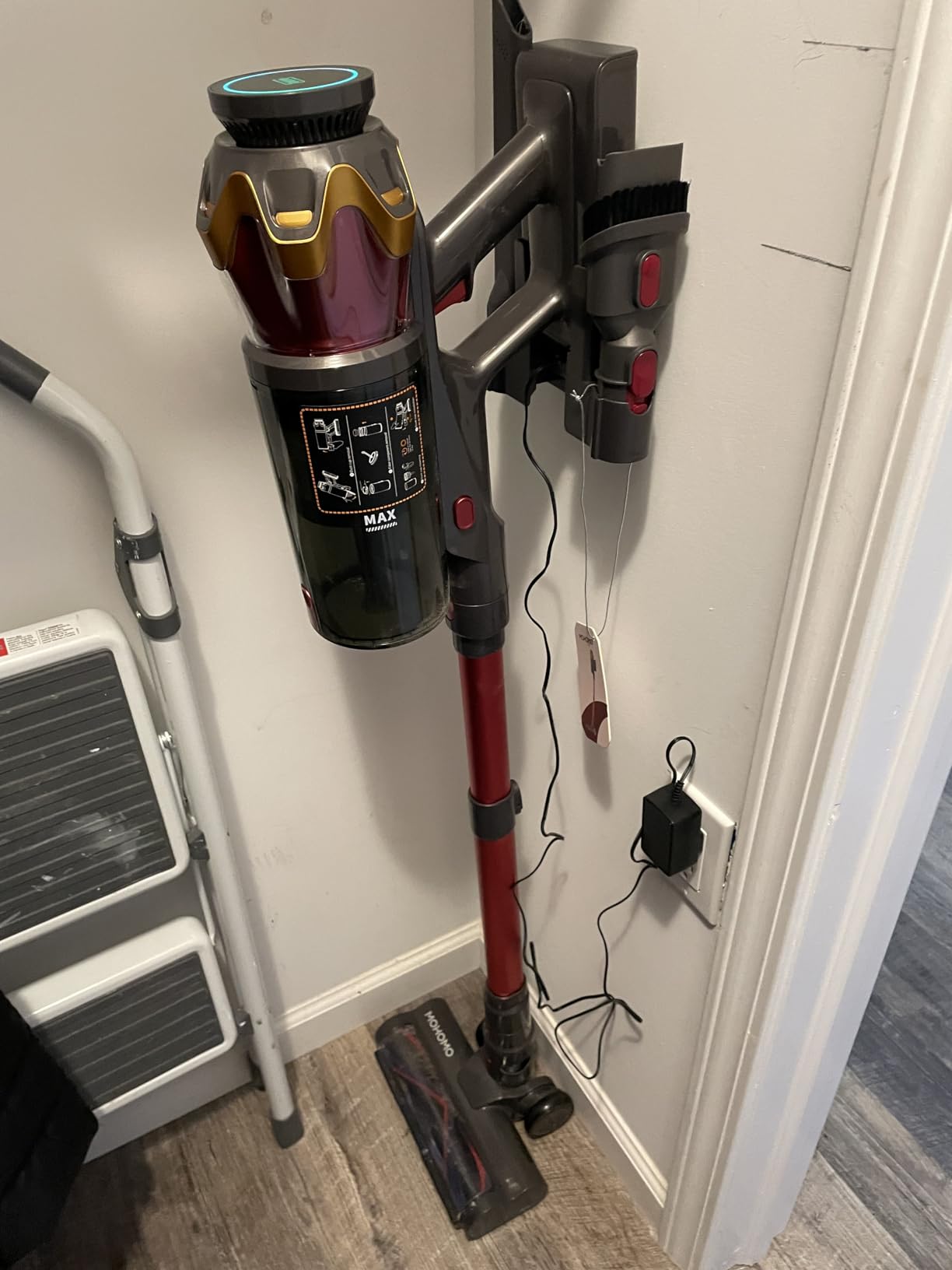 Cordless Vacuum Cleaner, 48000Pa/580W/65Mins Vacuum Cleaners for Home, Self-Standing Stick Vacuum with Anti-Tangle Brush & OLED Touch Screen, Vacuum Cleaner for Hardwood Floors and Carpet,Pet Hair,Car - Customer Photo 4