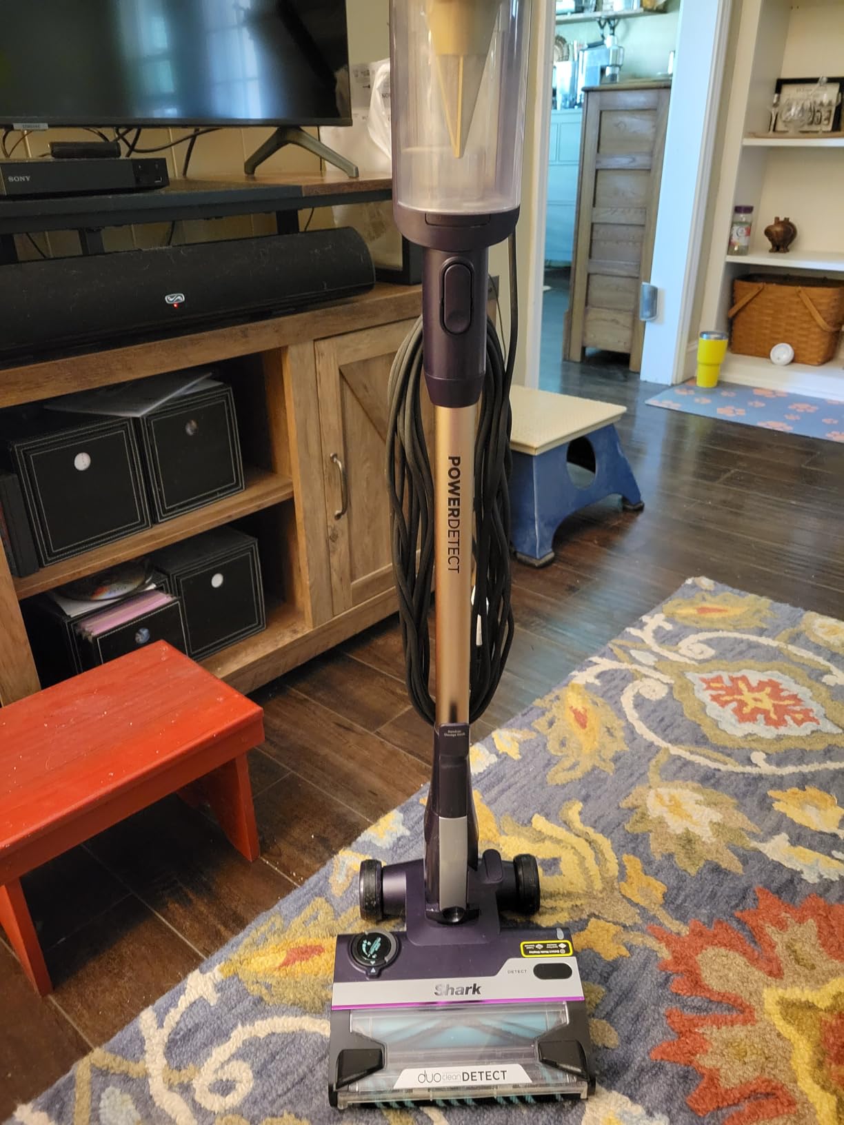 Shark POWERDETECT Ultra-Light Corded Stick Vacuum with DuoClean Technology, Self-Cleaning Brushroll for No Hair Wrap, Anti-Allergen Complete Seal, and Odor Neutralizer Technology, Purple, HZ4001AMZ - Customer Photo 1