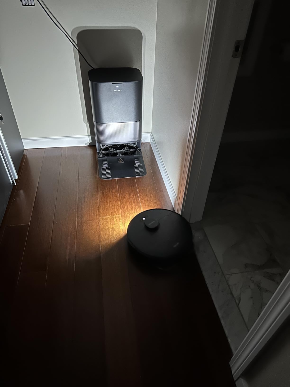 DREAME L40s Ultra AE Robot Vacuum and Mop Combo, 19,000Pa Suction, Self Emptying Dust Box, Flexible Mop & 167℉ Self Cleaning Washboard, Diverse Brush Selection, All-in-One Station, Auto Refill - Customer Photo 2