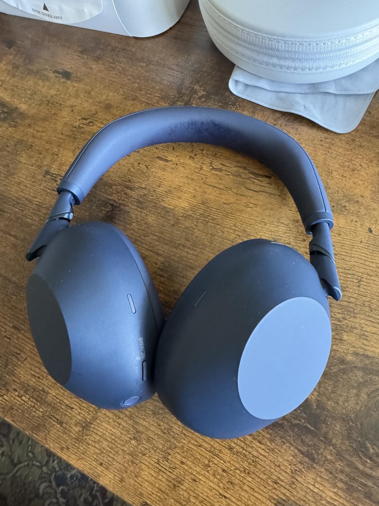 Sony WH-1000XM6 The Best Noise Canceling Wireless Headphones, HD NC Processor QN3, 12 Microphones, Adaptive NC Optimizer, Mastered by Engineers, Studio-Quality, 30-Hour Battery, Black - Customer Photo 1