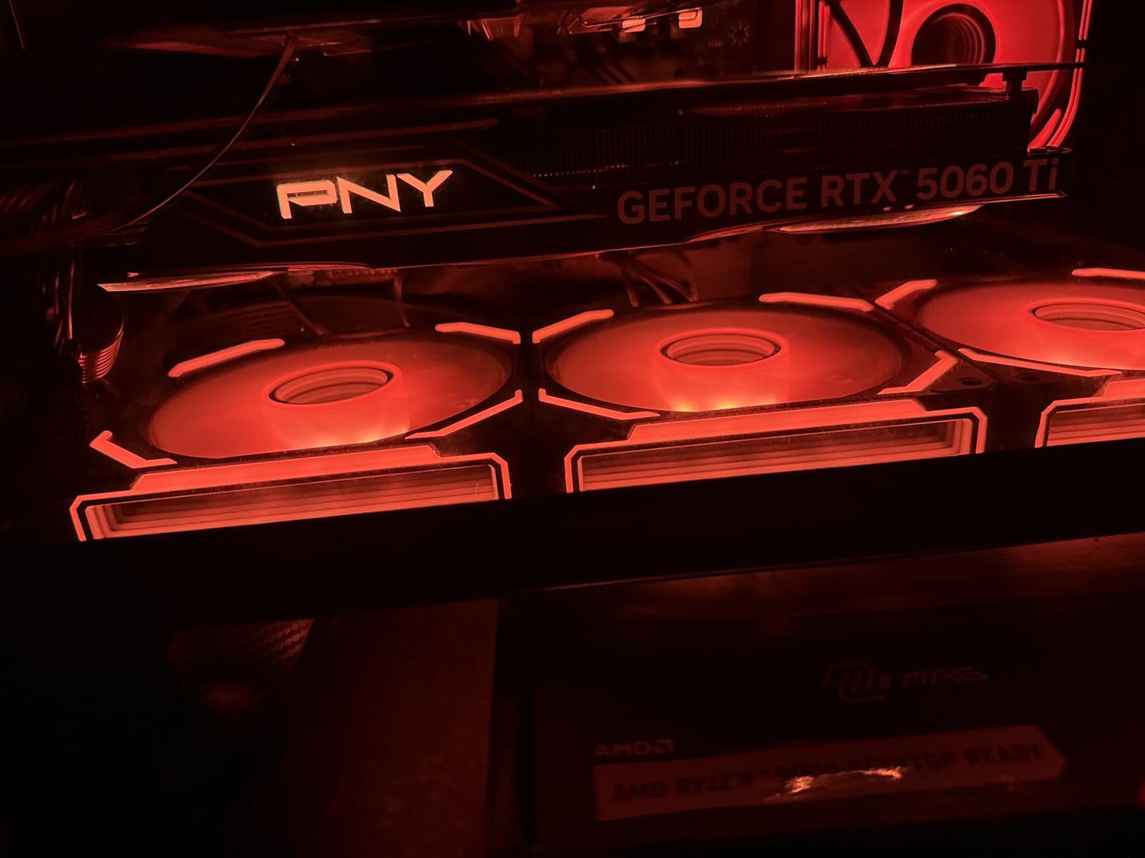 PNY NVIDIA GeForce RTX™ 5060 Ti OC Dual Fan, Graphics Card (16GB GDDR7, 128-bit, Boost Speed: 2692 MHz, SFF-Ready, PCIe® 5.0, HDMI®/DP 2.1, 2-Slot, NVIDIA Blackwell Architecture, DLSS 4) - Customer Photo 2