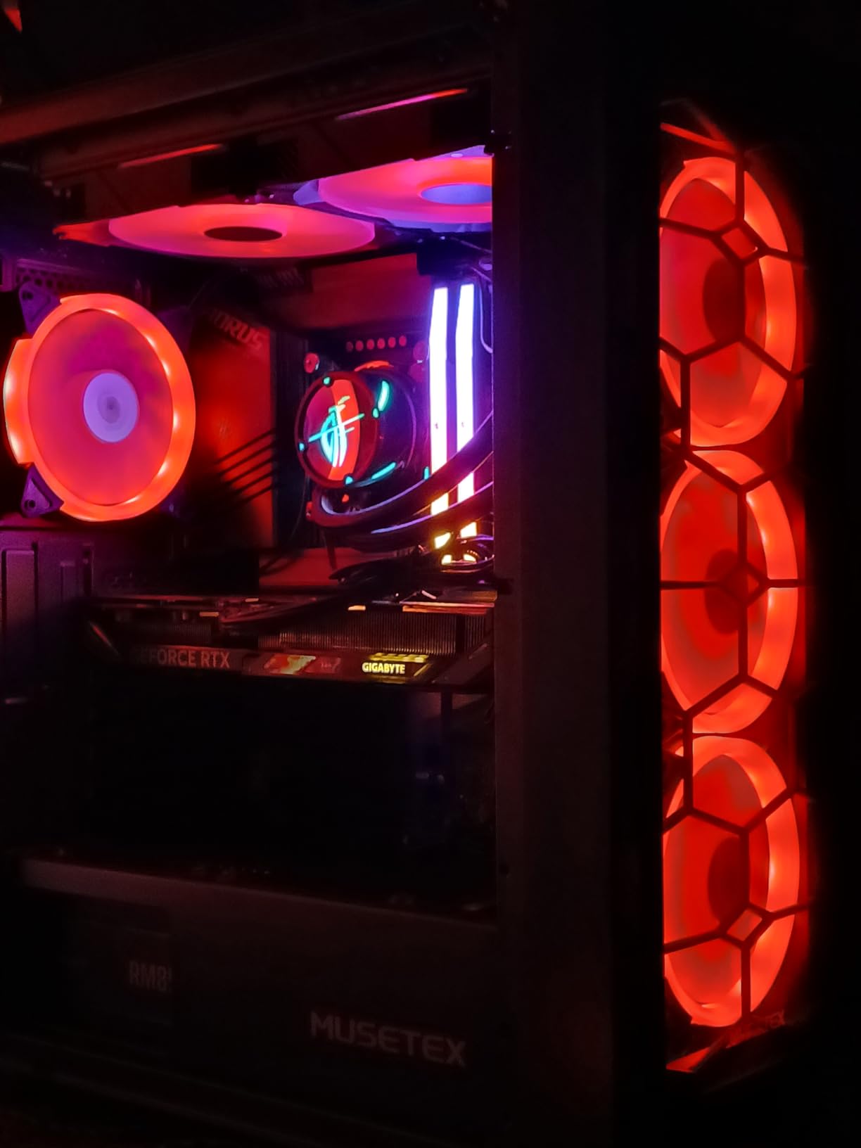 GIGABYTE GeForce RTX 5060 Ti Gaming OC 16G Graphics Card, 16GB 128-bit GDDR7, PCIe 5.0, WINDFORCE Cooling System, GV-N506TGAMING OC-16GD Video Card - Customer Photo 1