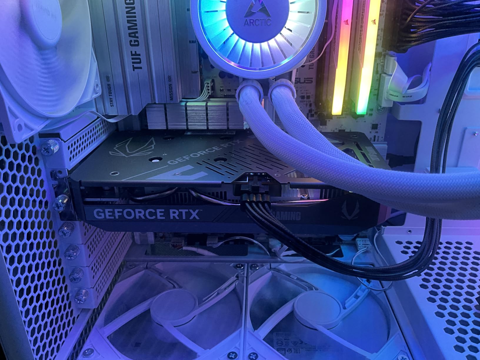 ZOTAC Gaming GeForce RTX 5060 Solo DLSS 4 8GB GDDR7 128-bit 28 Gbps PCIE 5.0 Gaming Graphics Card, SFF-Ready Ultra Compact Card, ZT-B50600G-10L - Customer Photo 2