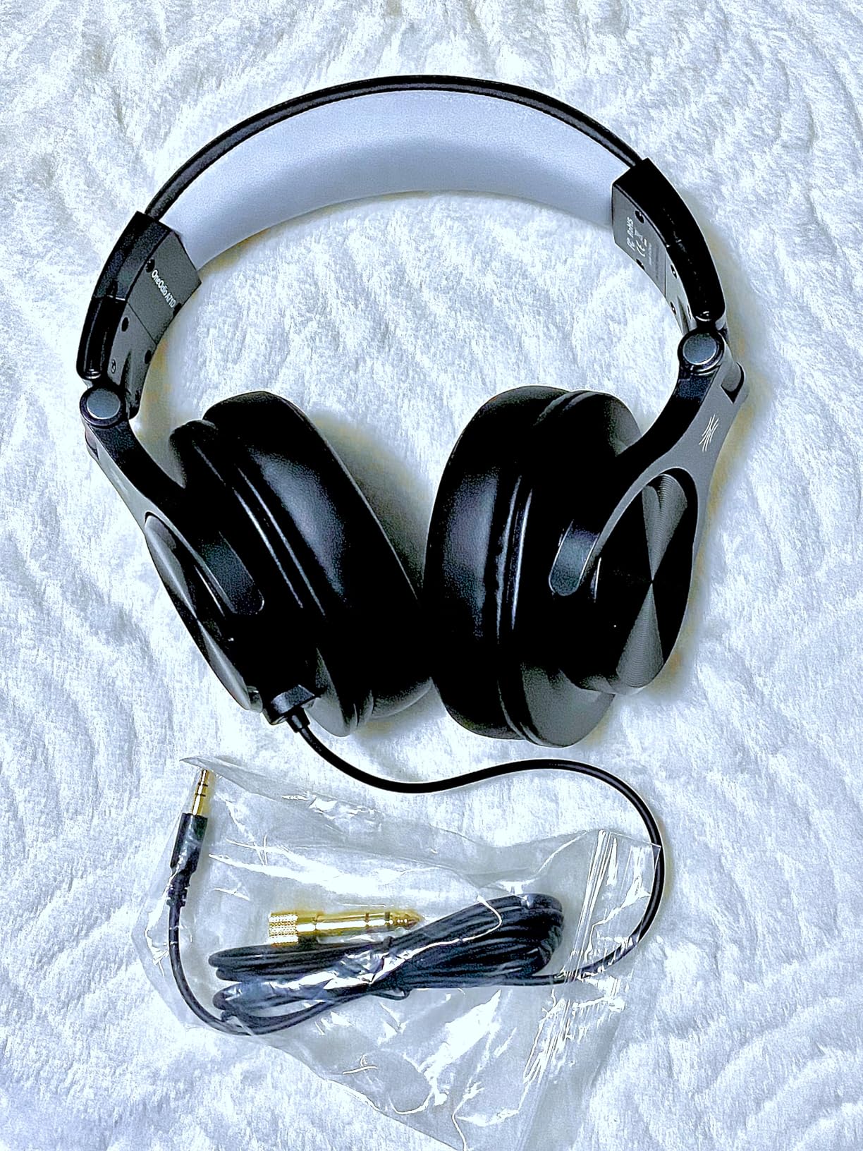 OneOdio A71D Wired Over-Ear Headphones, Studio Monitor Headsets, Hi-Res DJ Stereo Headphone with Foldable Design, 3.5/6.35MM Plug for AMP Recording Podcast Mixing PC Guitar - Black Customer Review OneOdio A71D Wired Over-Ear Headphones, Studio Monitor Headsets, Hi-Res DJ Stereo Headphone with Foldable Design, 3.5/6.35MM Plug for AMP Recording Podcast Mixing PC Guitar - Black - Customer Photo 2