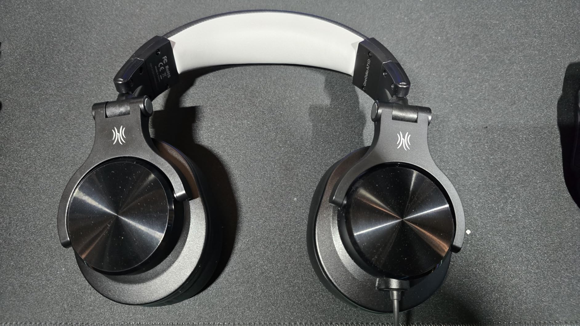 OneOdio A71D Wired Over-Ear Headphones, Studio Monitor Headsets, Hi-Res DJ Stereo Headphone with Foldable Design, 3.5/6.35MM Plug for AMP Recording Podcast Mixing PC Guitar - Black Customer Review OneOdio A71D Wired Over-Ear Headphones, Studio Monitor Headsets, Hi-Res DJ Stereo Headphone with Foldable Design, 3.5/6.35MM Plug for AMP Recording Podcast Mixing PC Guitar - Black - Customer Photo 4