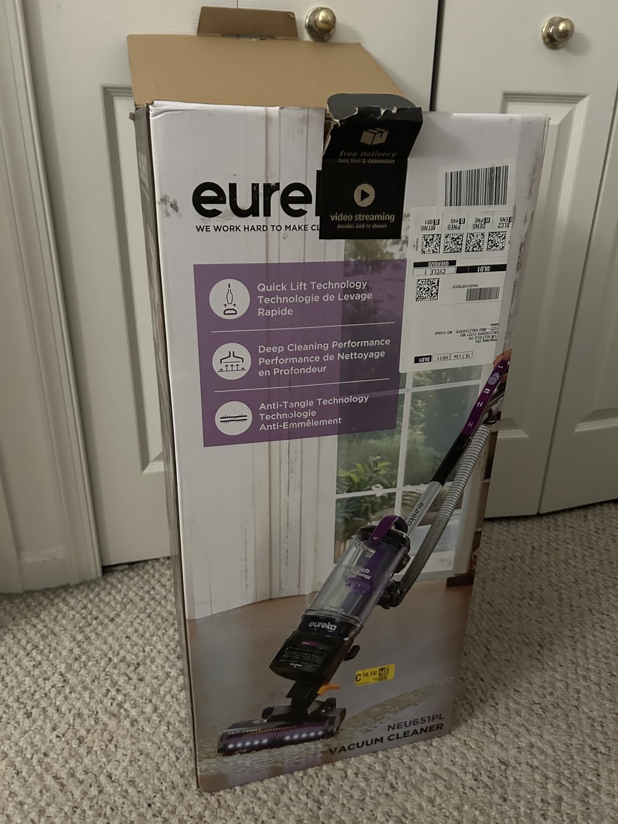 Eureka FlexReach Powerful Upright Vacuum Cleaner for Carpet and Hard Floor, Lift-Up Vacuum with Large Dust Cup, Anti-Tangle, NEU651PL, Purple - Customer Photo 5