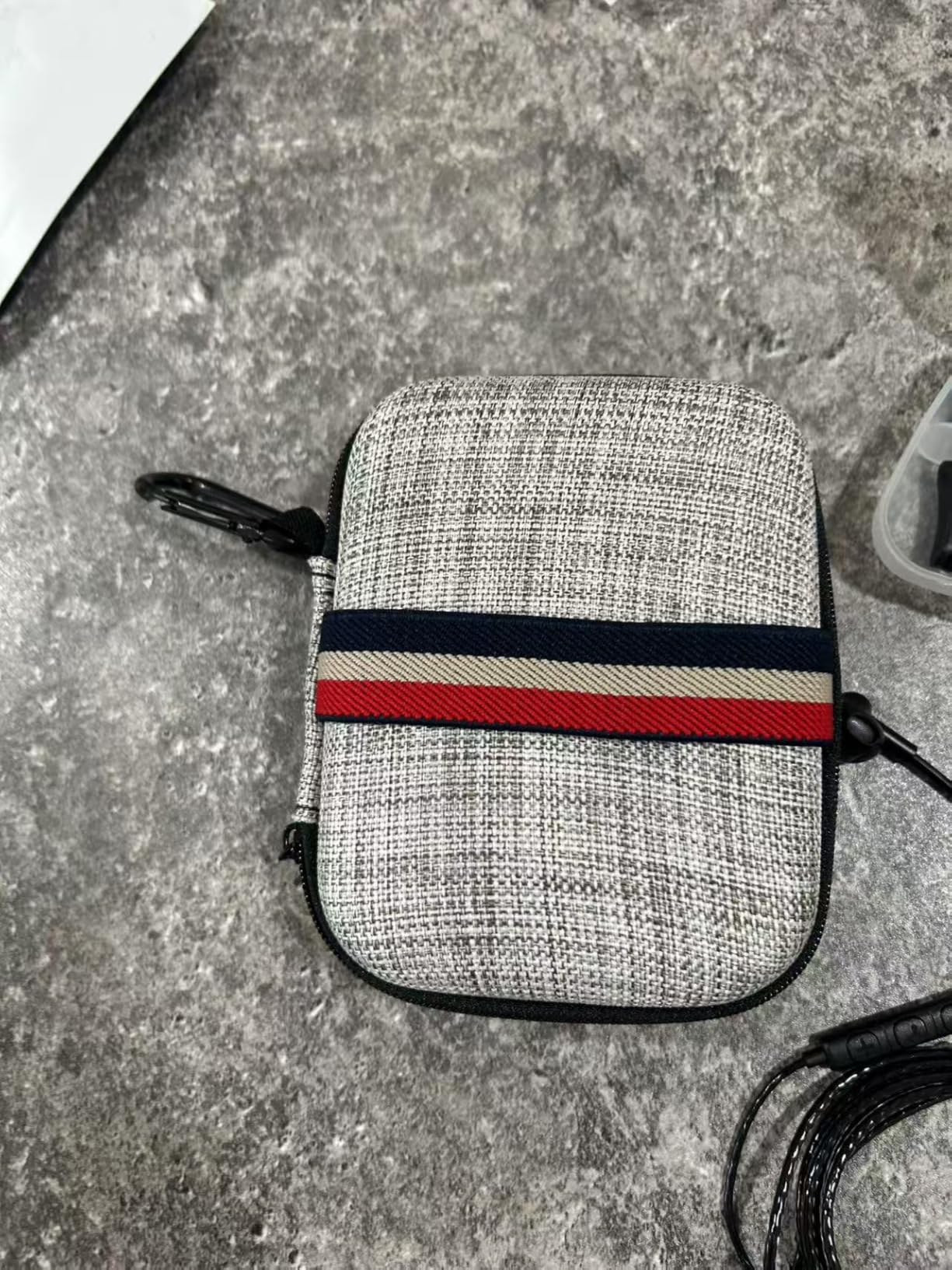 Air Tube Headphones, Anti-EMF headsets with USB-C Jack, Air Tube Earphones with Radiation Protection, Volume Control, Comfortable Fit. (Black) - Customer Photo 2