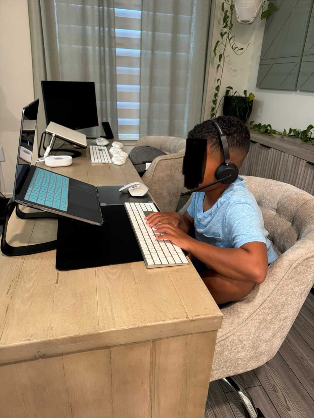 Wireless Headset with Mic for Work, Bluetooth 5.4 Headphones with AI Noise-Canceling Mic for Clear Calls, Wireless Headsets with Mic Mute & USB A/C Dongle for PC, Computer, Laptop, Black - Customer Photo 3