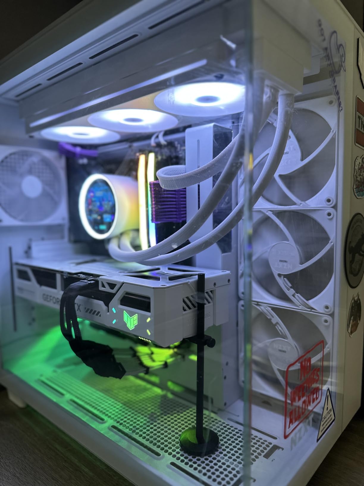 ASUS TUF Gaming GeForce RTX 5070 Ti 16GB GDDR7 White OC Edition Gaming Graphics Card (PCIe 5.0, HDMI/DP 2.1, 3.125-slot, Military-Grade Components, Protective PCB Coating, axial-tech Fans) - Customer Photo 2