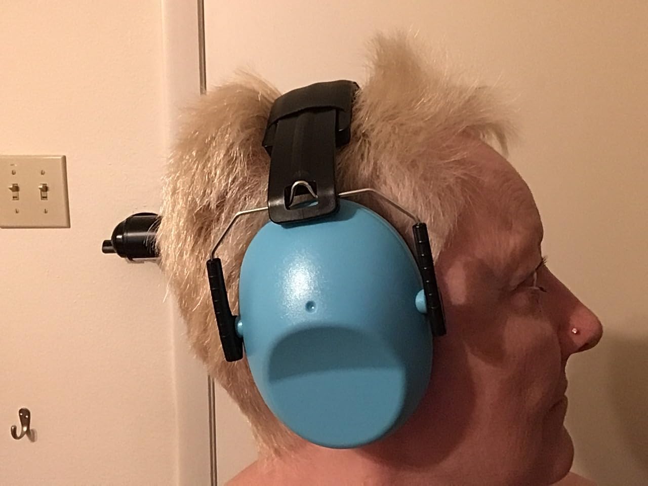 Noise Reduction Ear Protection Ear Muffs, Shooting Ear Protection, SNR 28dB Noise Cancelling Headphones for Adults Customer Review Noise Reduction Ear Protection Ear Muffs, Shooting Ear Protection, SNR 28dB Noise Cancelling Headphones for Adults - Customer Photo 2