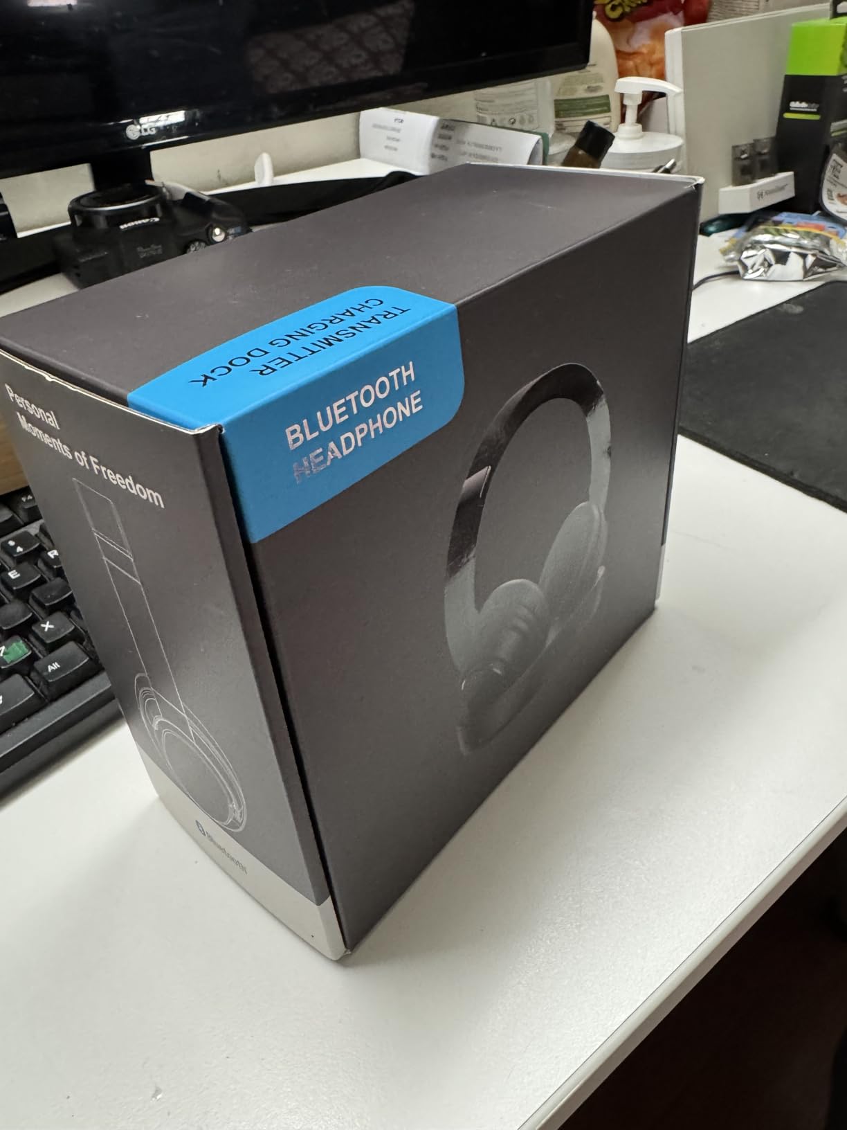 Wireless Headphones for TV, TV Headphones Wireless for Seniors with Transmitter Charging Base, Perfect Audio Sync, Ideal Gift for The Mom, Seniors, Parents Customer Review Wireless Headphones for TV, TV Headphones Wireless for Seniors with Transmitter Charging Base, Perfect Audio Sync, Ideal Gift for The Mom, Seniors, Parents - Customer Photo 2